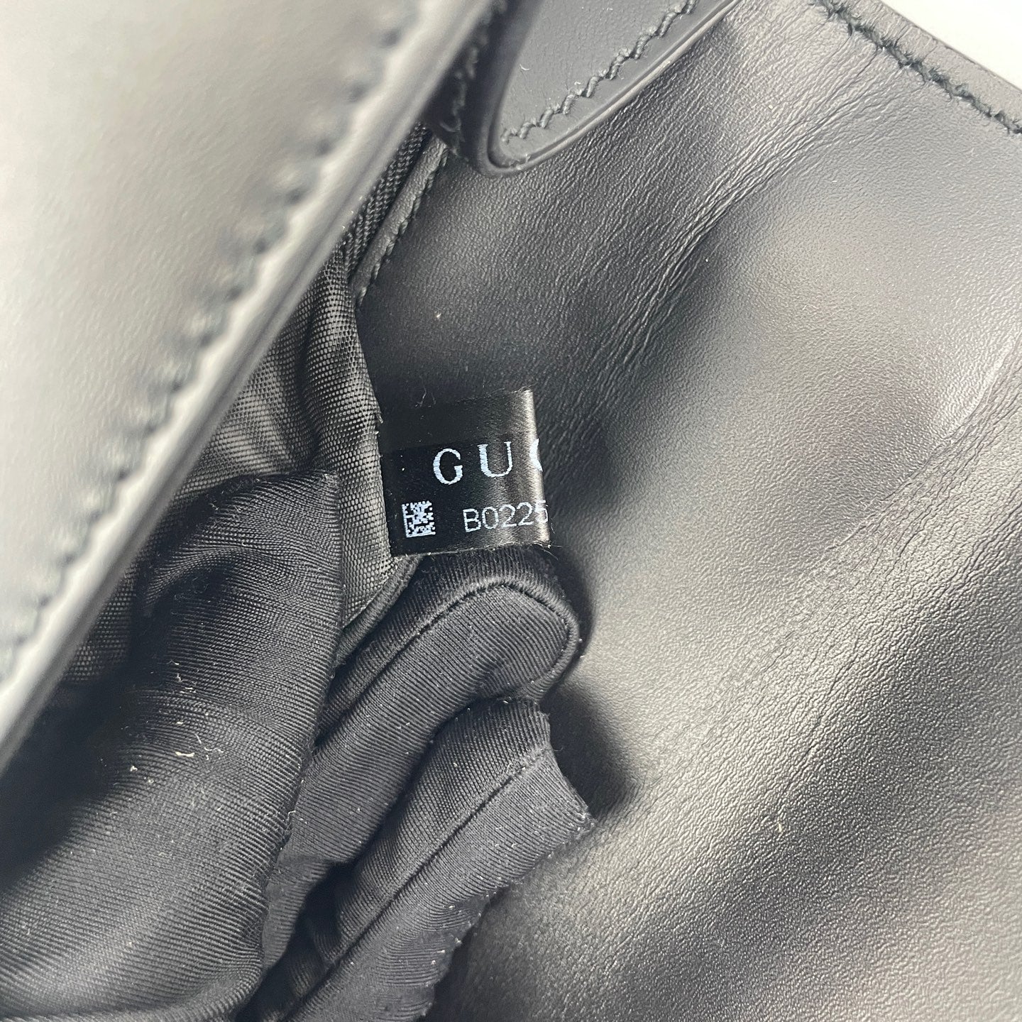 Gucci - Sylvie - Leather - Black - (Medium)