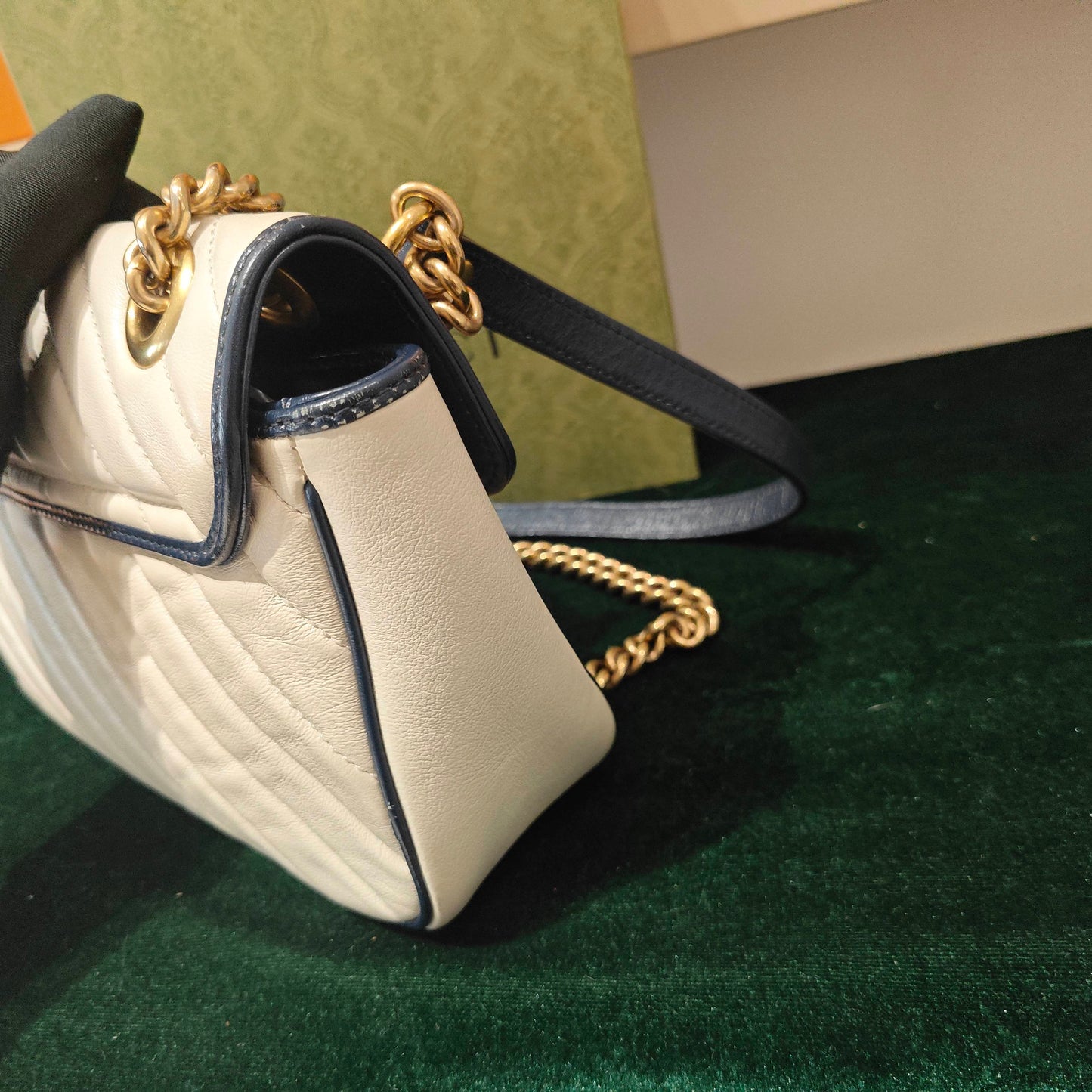 Gucci - GG Marmont 26 Limited Edition - Leather - Beige with Navy Blue accents - (Medium)