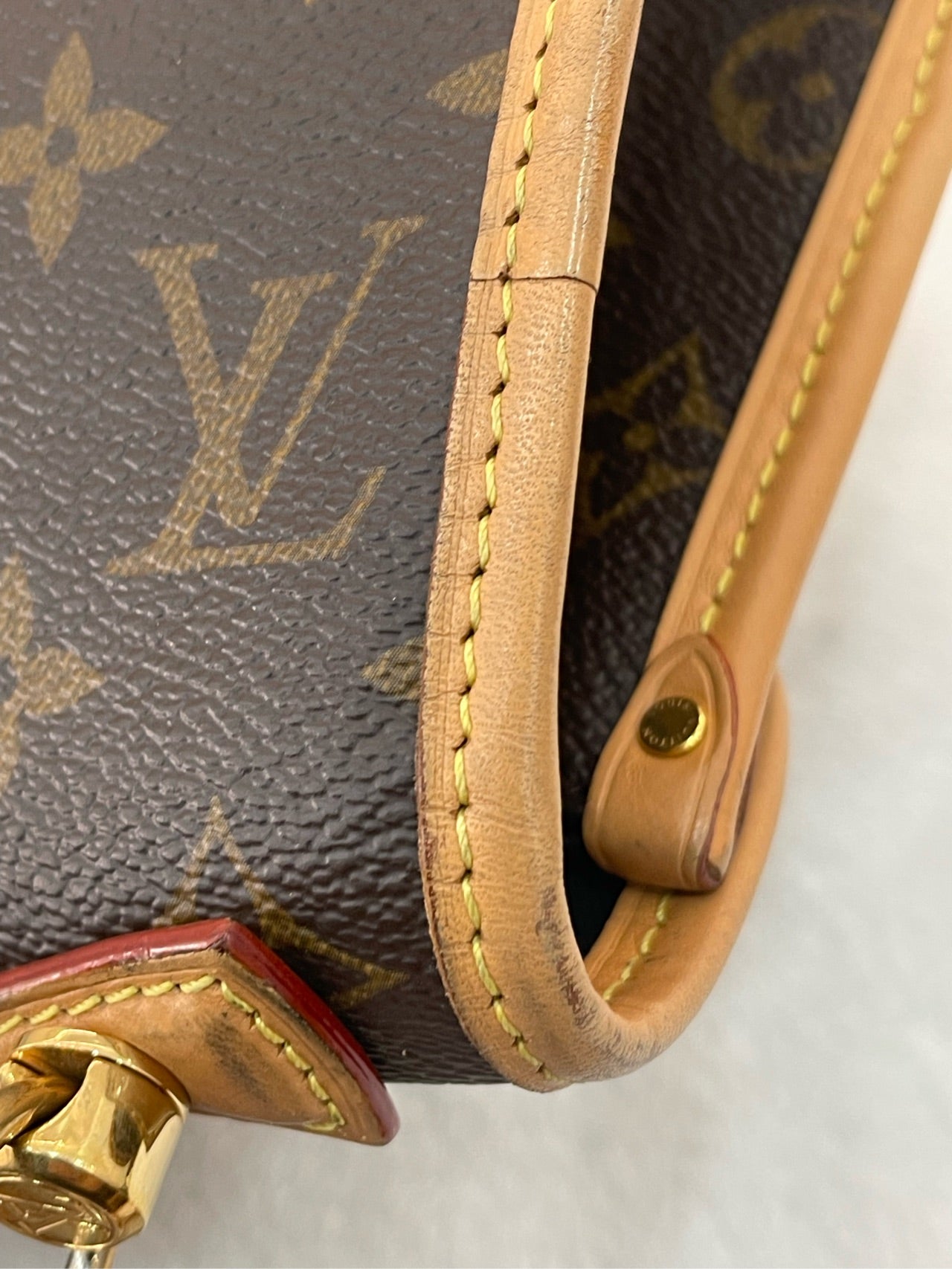 Louis Vuitton - Ivy Vintage Messenger - Monogram coated canvas with natural cowhide leather trim - Brown - (small)