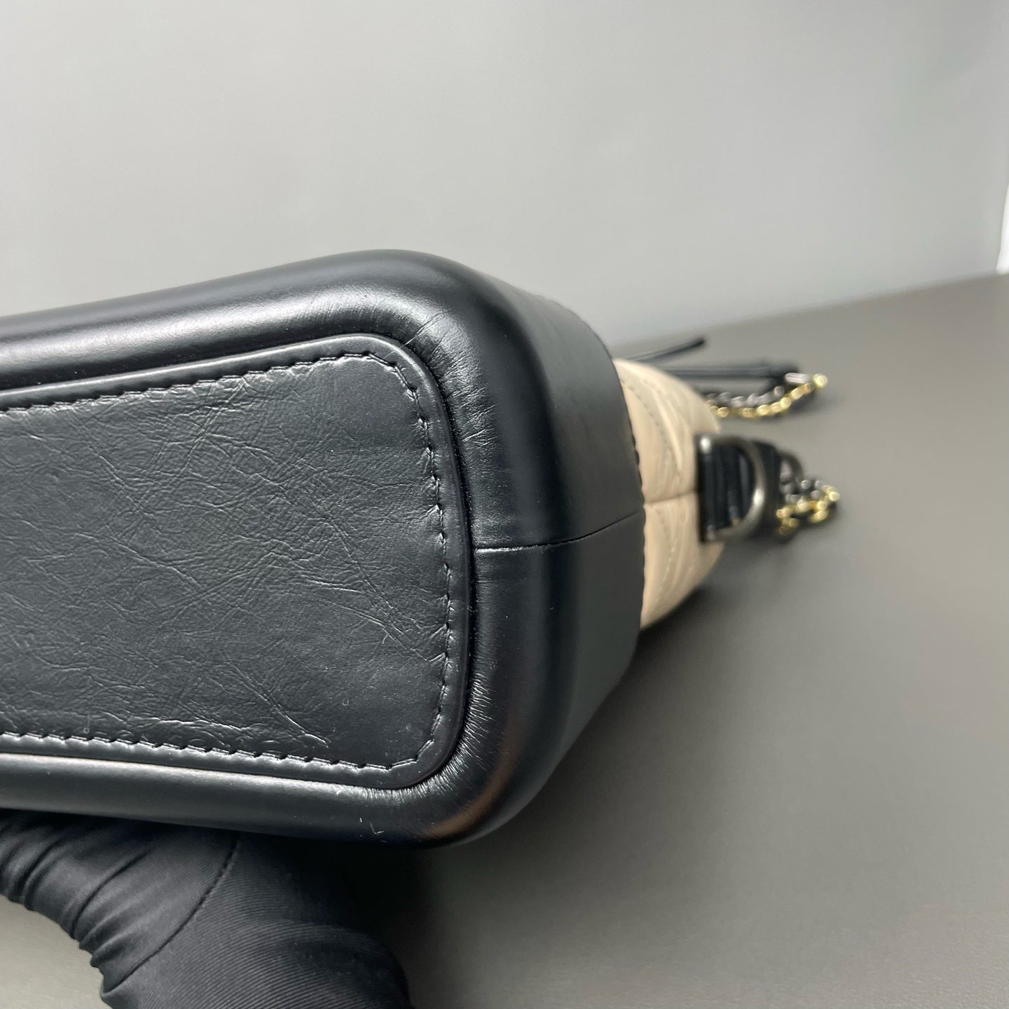 Chanel - Gabrielle Hobo Bag - Vintage calfskin and smooth calfskin - Beige and Black - (Medium)