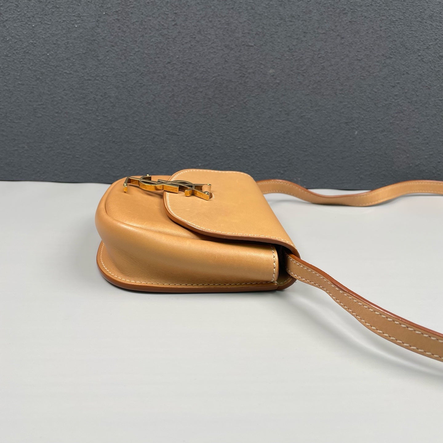 Saint Laurent - Kaia Mini Saddle Bag - Smooth calfskin leather - Camel - (mini)