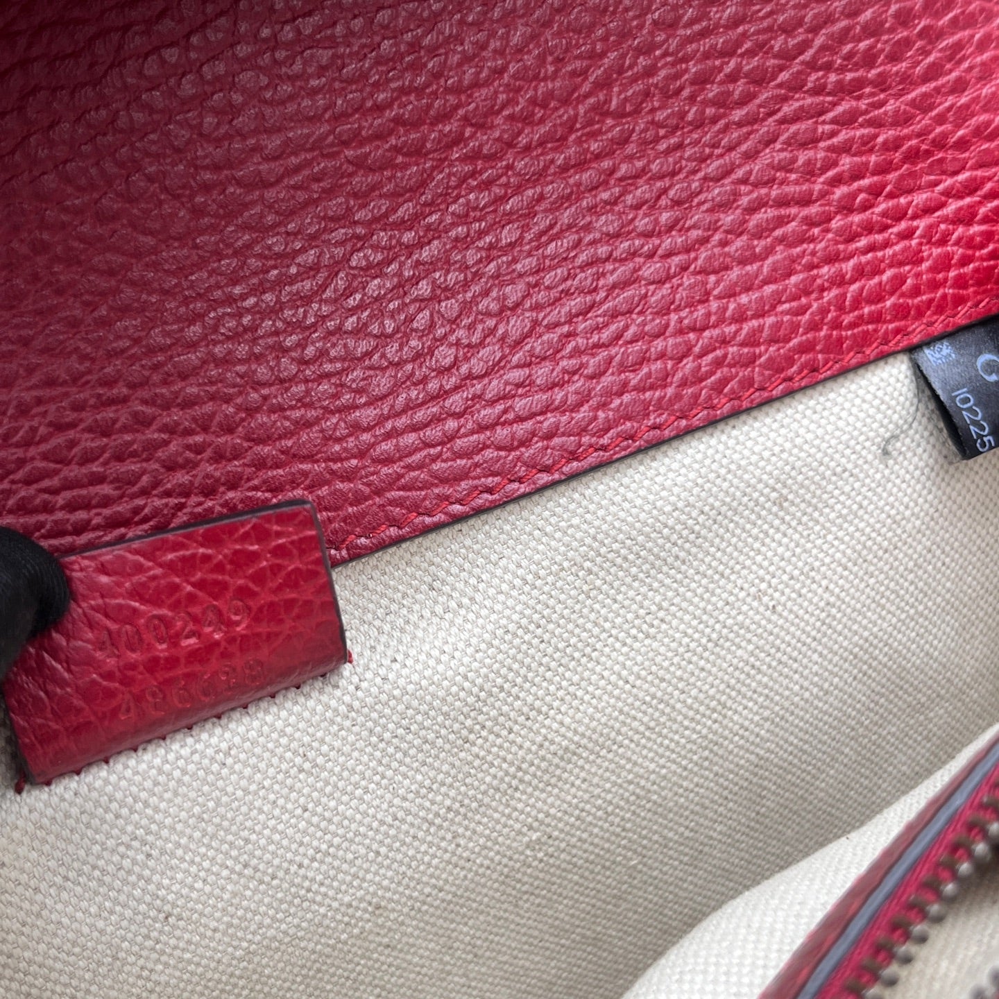 Gucci - Dionysus Shoulder Bag with Crystal Embellished Tiger Head Clasp - Grained leather - Red - (Medium)