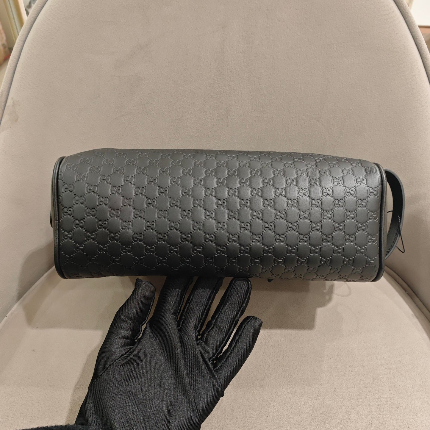 Gucci - Microguccissima Toiletry Pouch - Embossed cowhide leather - Black - (medium)