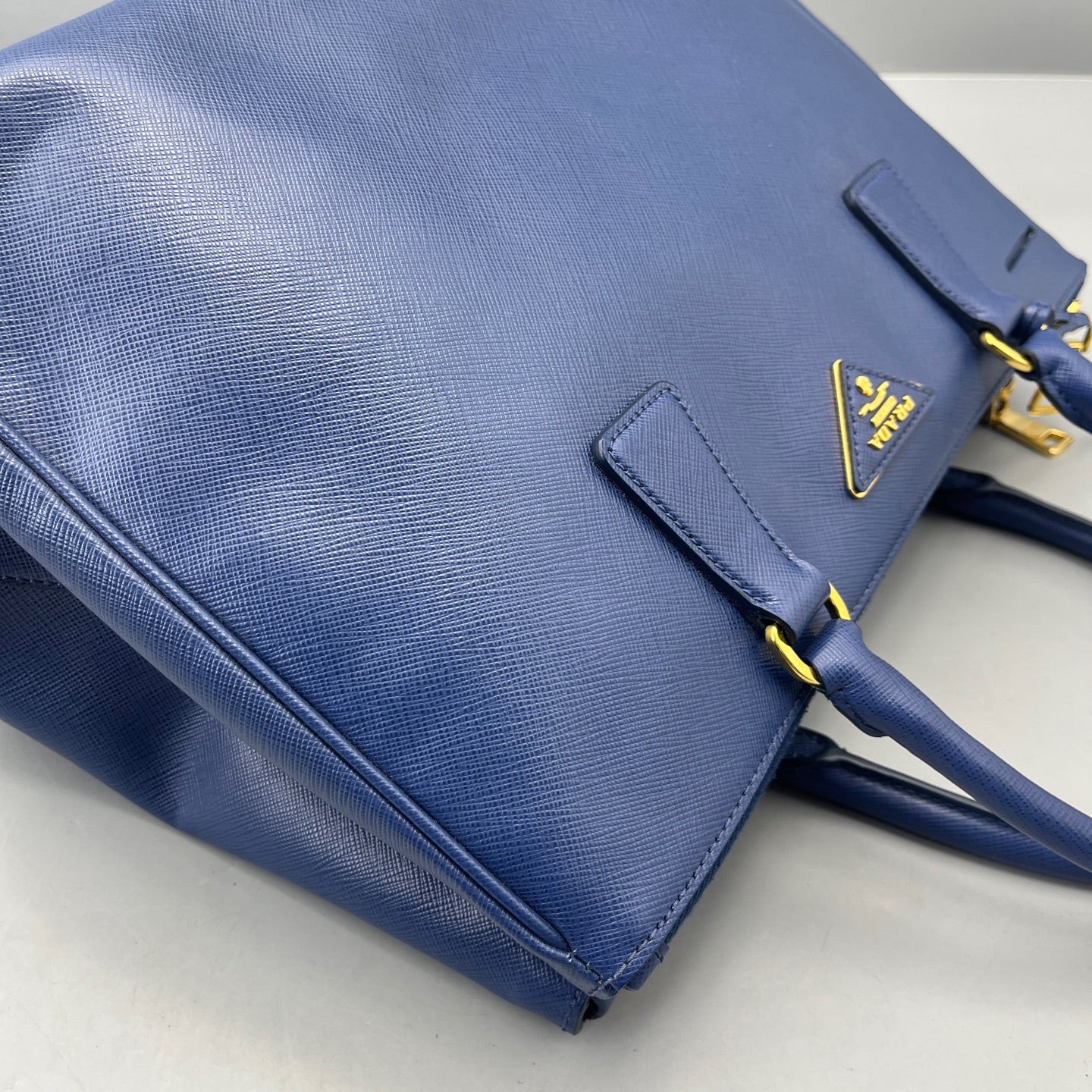 Prada - Galleria Saffiano Lux Tote - Saffiano leather - Blue - (medium)