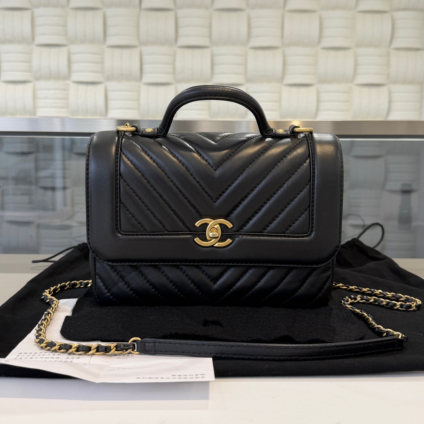 Chanel - Top Handle Messenger Flap Bag - Calfskin leather - Black - (small)