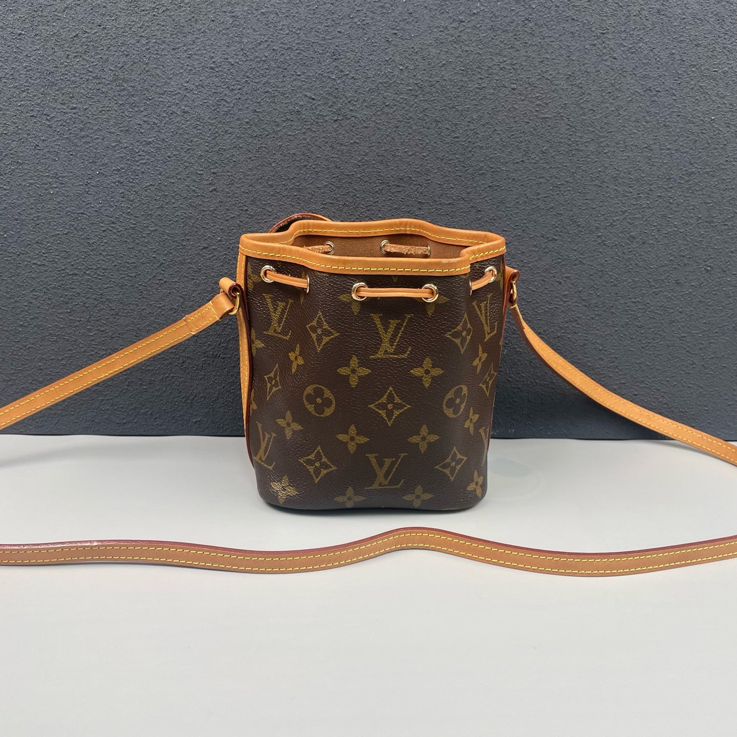 Louis Vuitton - Nano Noe - Monogram coated canvas with Vachetta leather trim - Brown - (Mini)