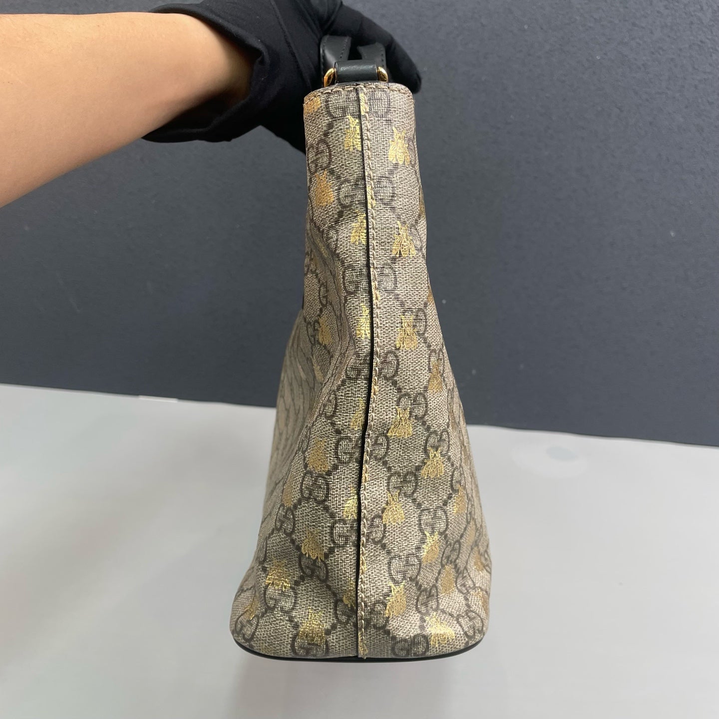 Gucci - GG Supreme Bee Tote - GG Supreme canvas with leather trim - Beige - (Medium)