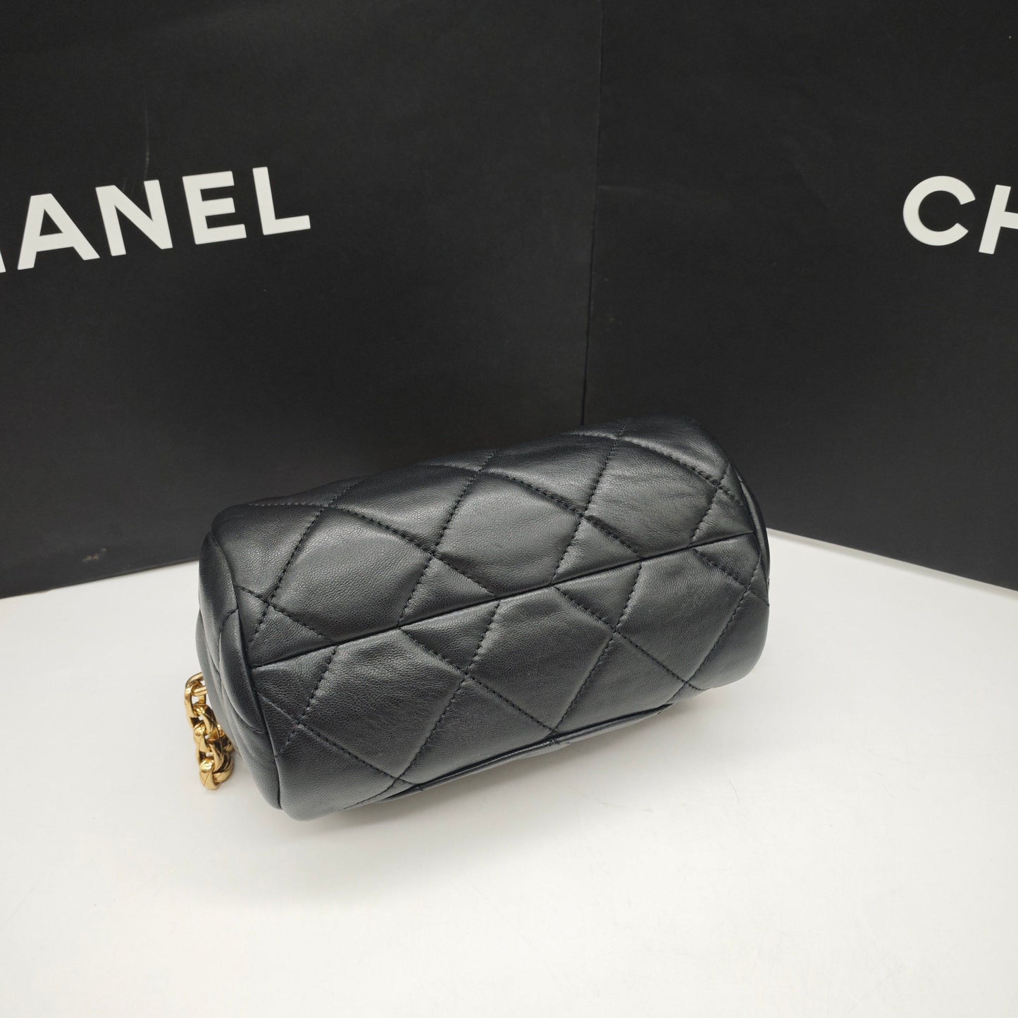 Chanel - Quilted Lambskin Bowling Bag - Lambskin leather - Black - (mini)