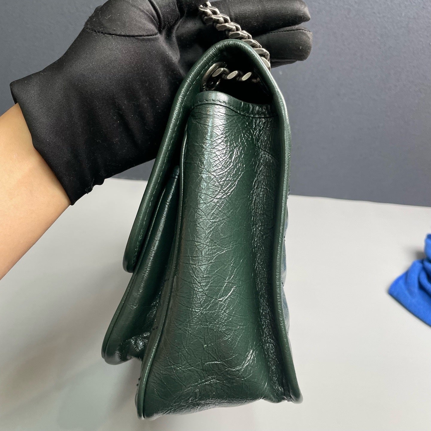 Saint Laurent - Niki Medium Chain Bag - Distressed calfskin leather - Green - (Medium)