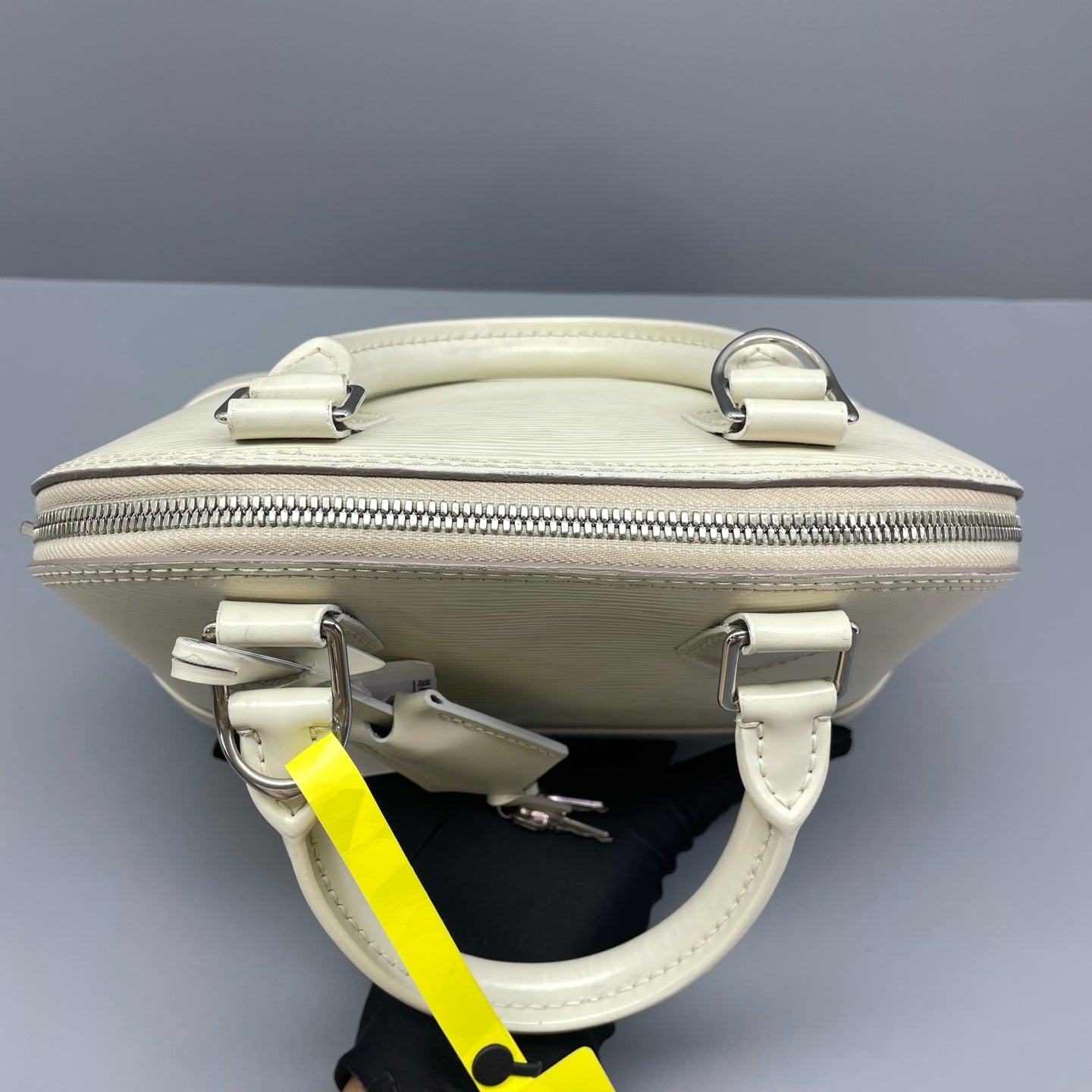 Louis Vuitton - Alma BB - Epi leather - White - (mini)