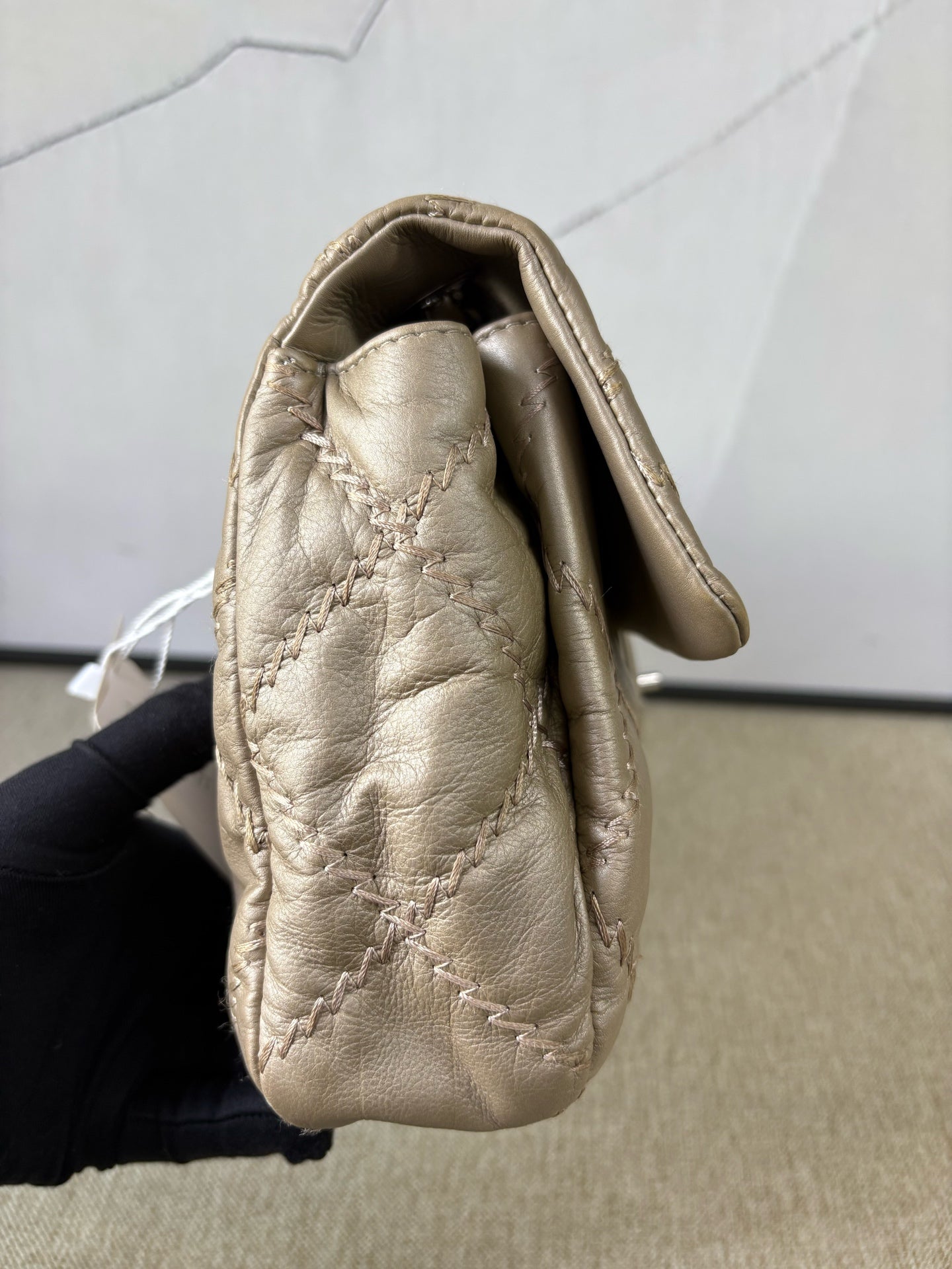 Chanel - Out-Stitched Classic Flap Shoulder Bag - Cowhide leather - Champagne - (Medium)