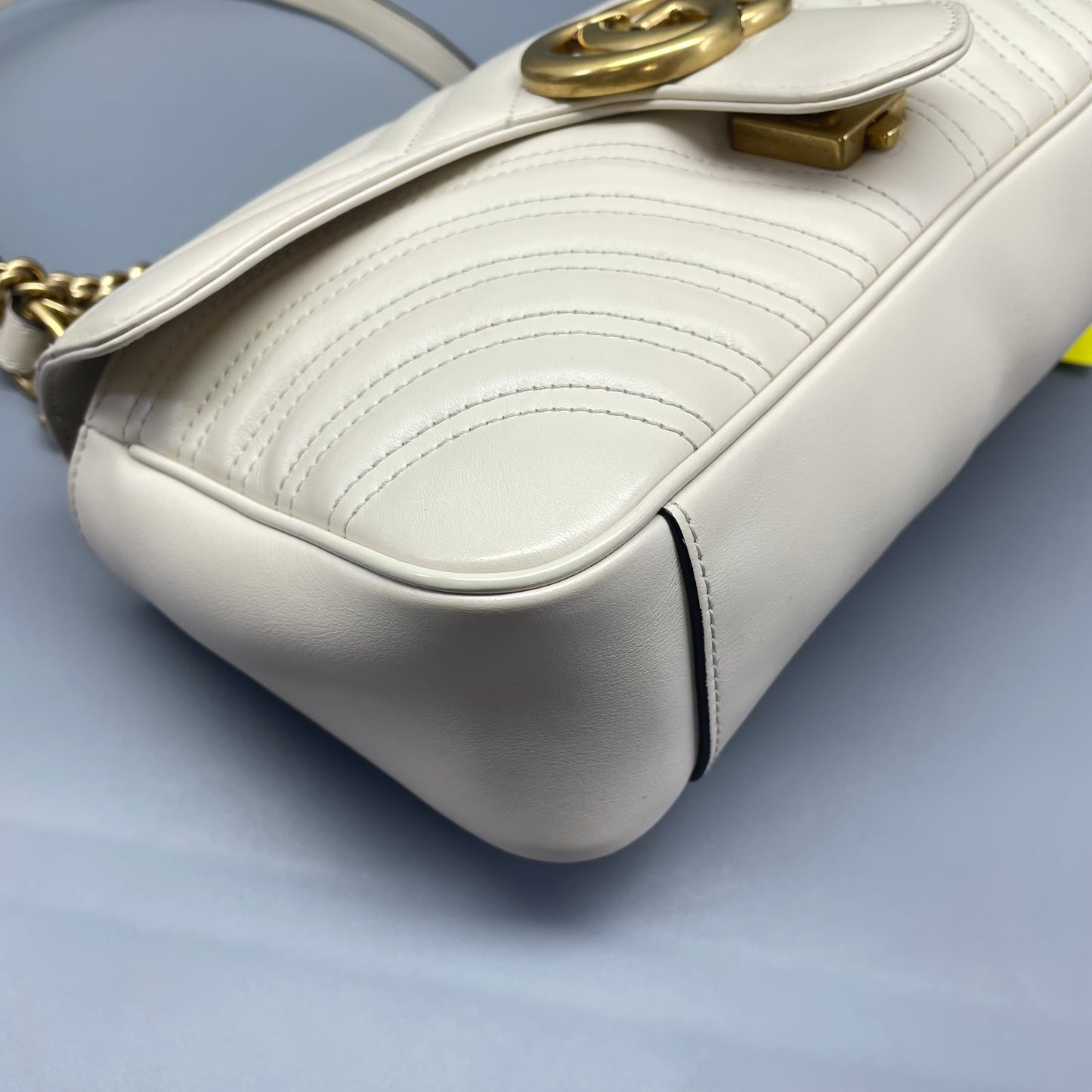 Gucci - GG Marmont Matelassé Small Shoulder Bag 2.0 - Calfskin leather - White with Gold-Tone Hardware - (small)