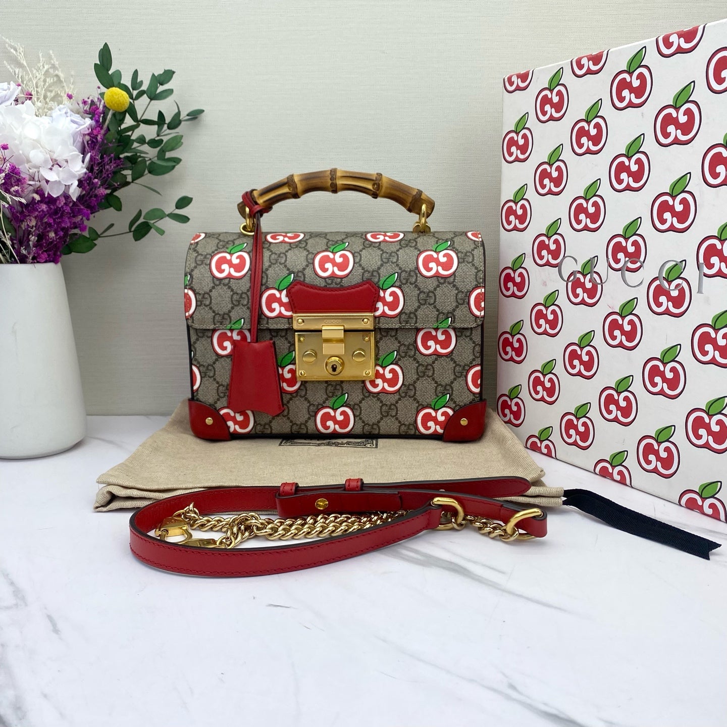 Gucci - Padlock Top Handle Bag with Apple Print - GG Supreme canvas with red leather trim and bamboo handle - Multicolour - (small)