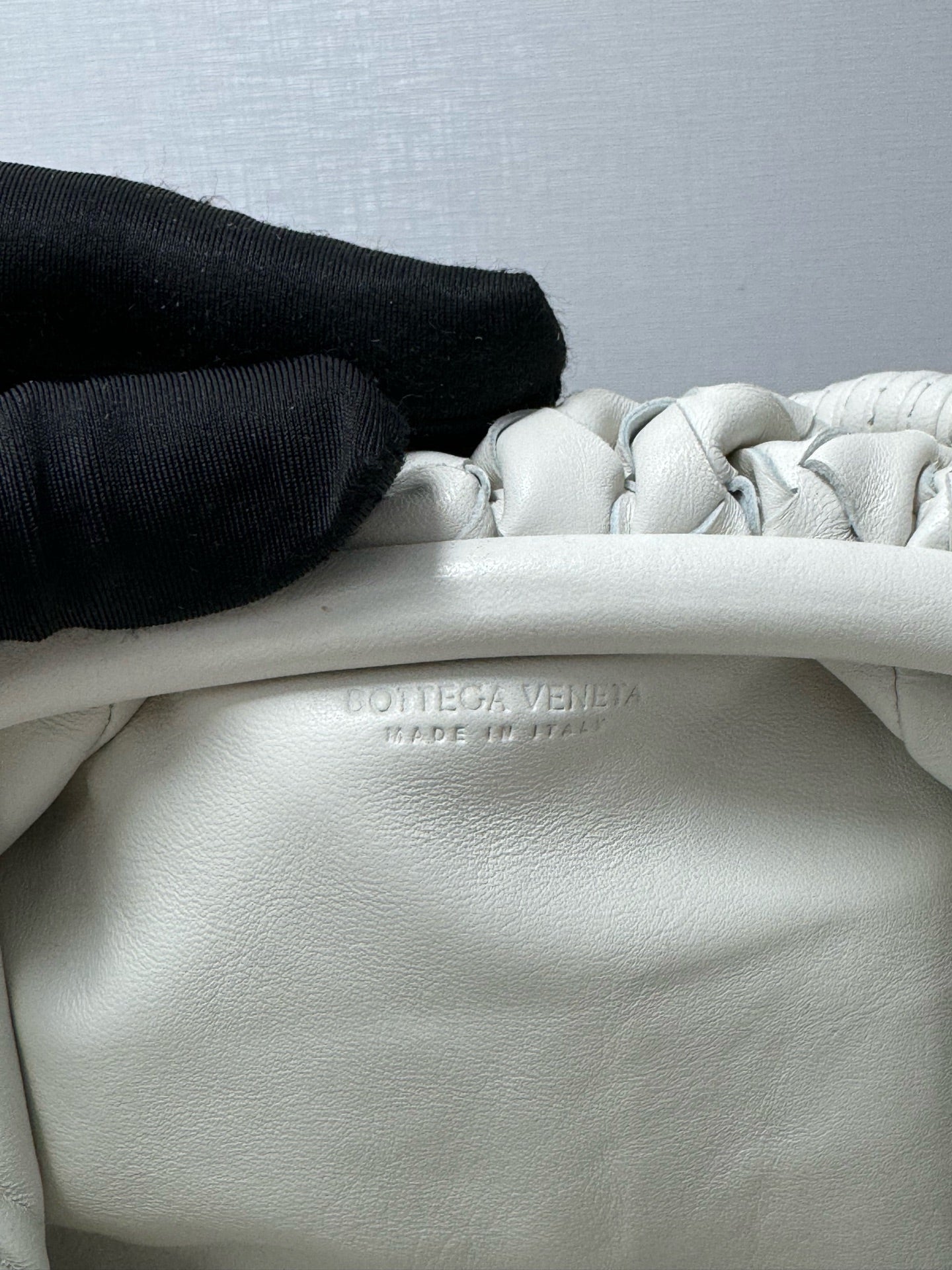 Bottega Veneta - The Mini Pouch - Lambskin leather - White - (mini)