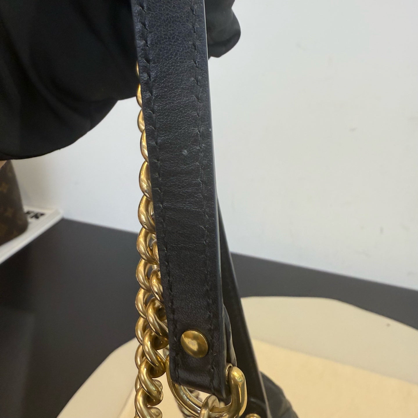 Gucci - GG Marmont Matelassé Small Chain Shoulder Bag - Leather - Black - (Small)