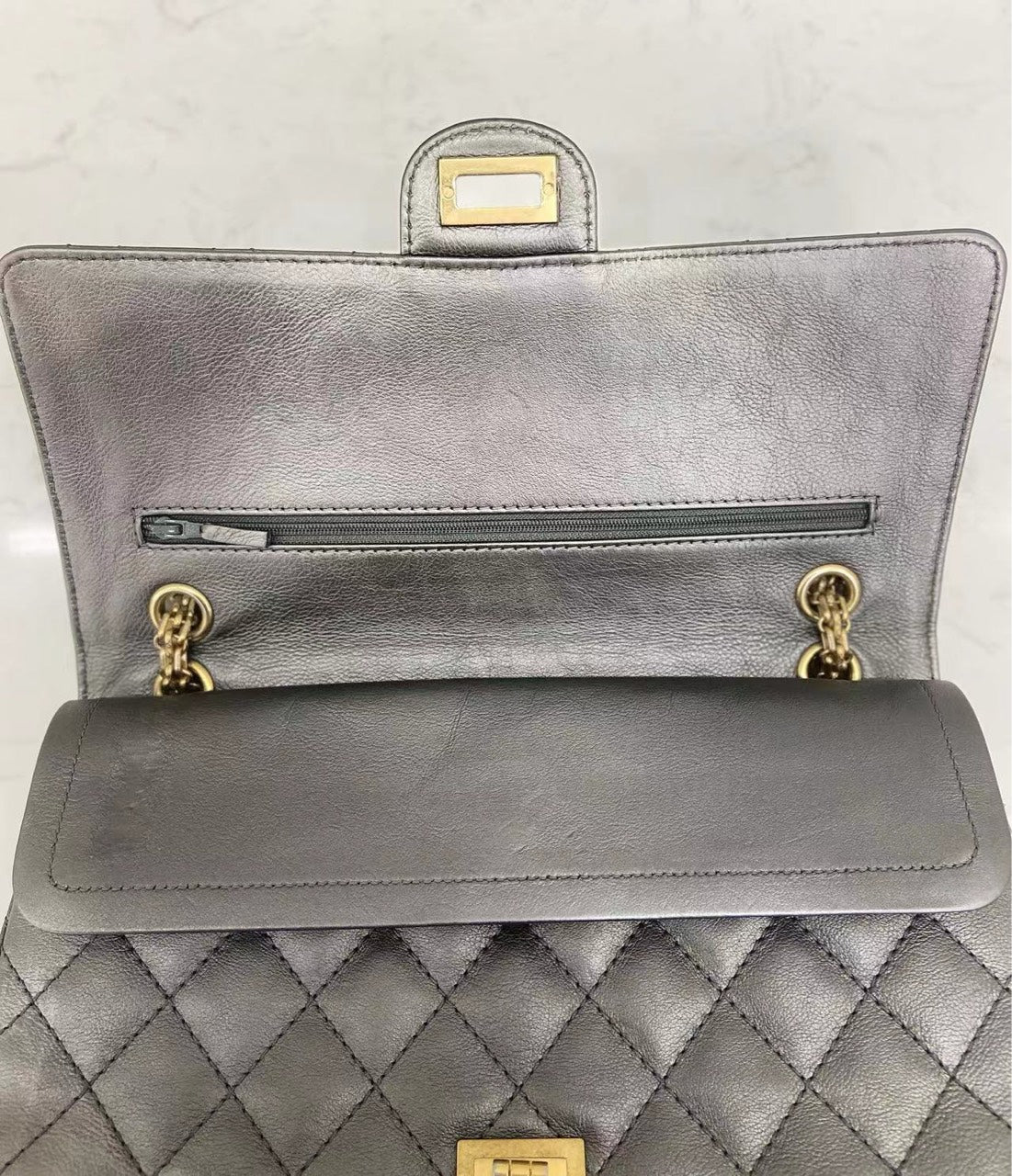 Chanel - 2.55 Medium Flap Bag - Iridescent calfskin leather - Charcoal Grey - (Medium)