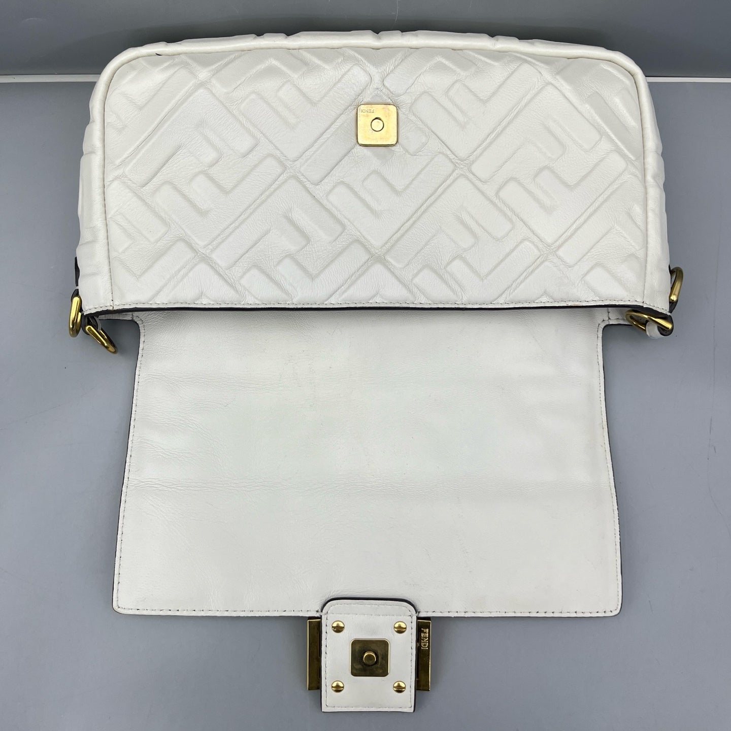 Fendi - Baguette - Leather - White - (Small)
