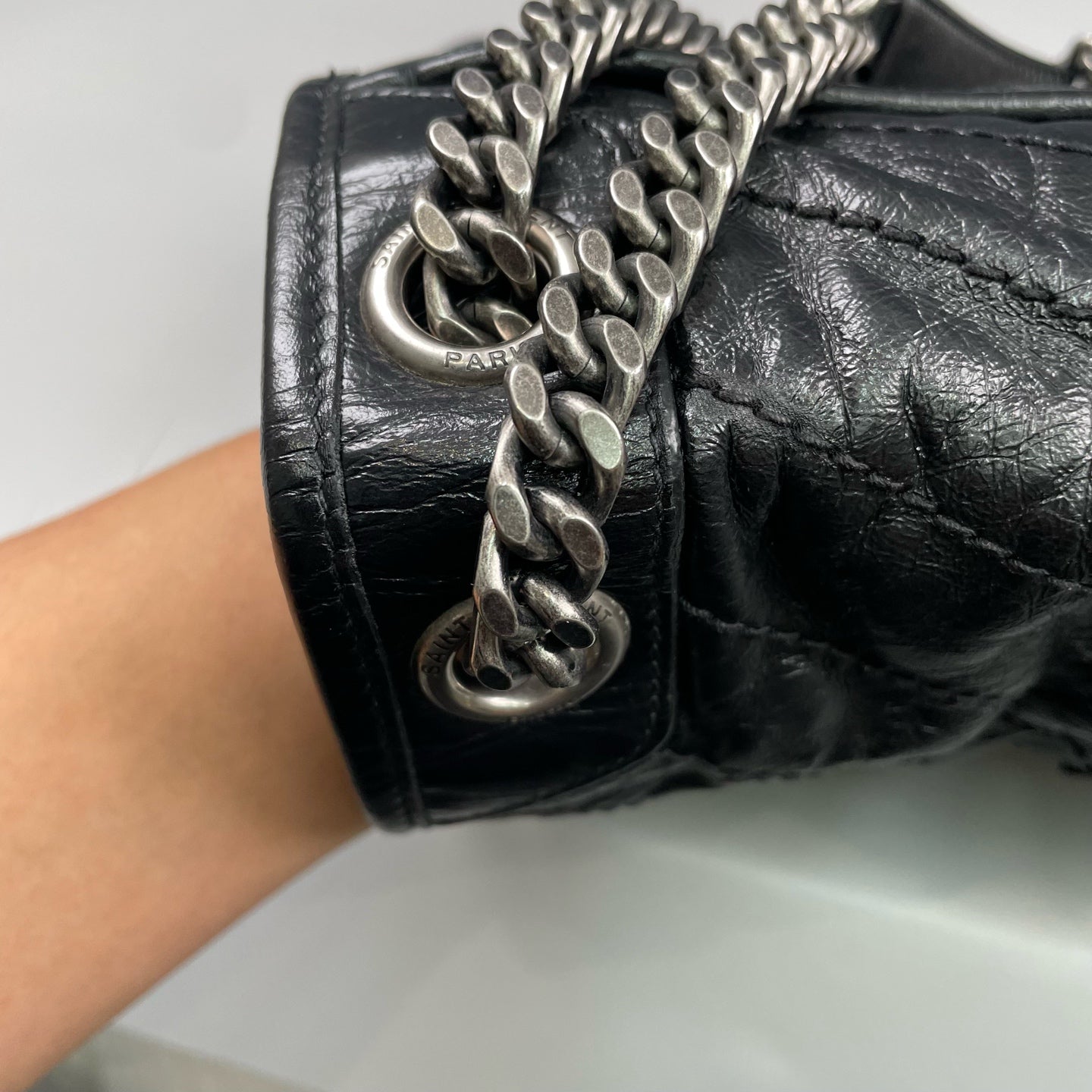 Saint Laurent - Niki Medium Chain Bag - Leather - Black - (Medium)
