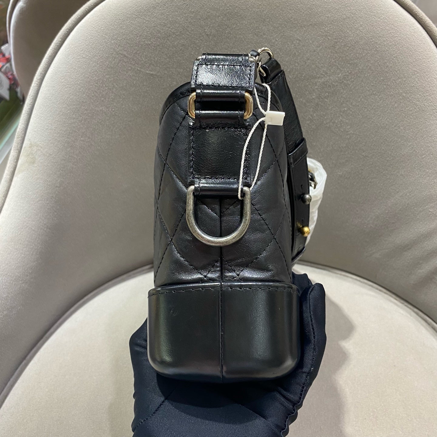Chanel - Gabrielle Hobo Bag Small - Aged calfskin leather and smooth calfskin leather - Black with Gold-Tone Hardware - (small)