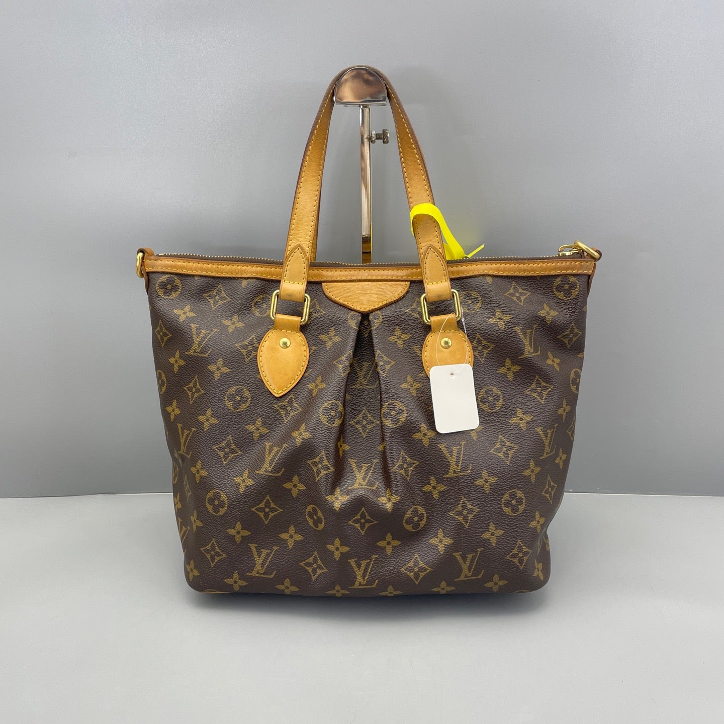 Louis Vuitton - Paramount Small (PM) - Monogram coated canvas with Vachetta leather trim - Brown - (small)