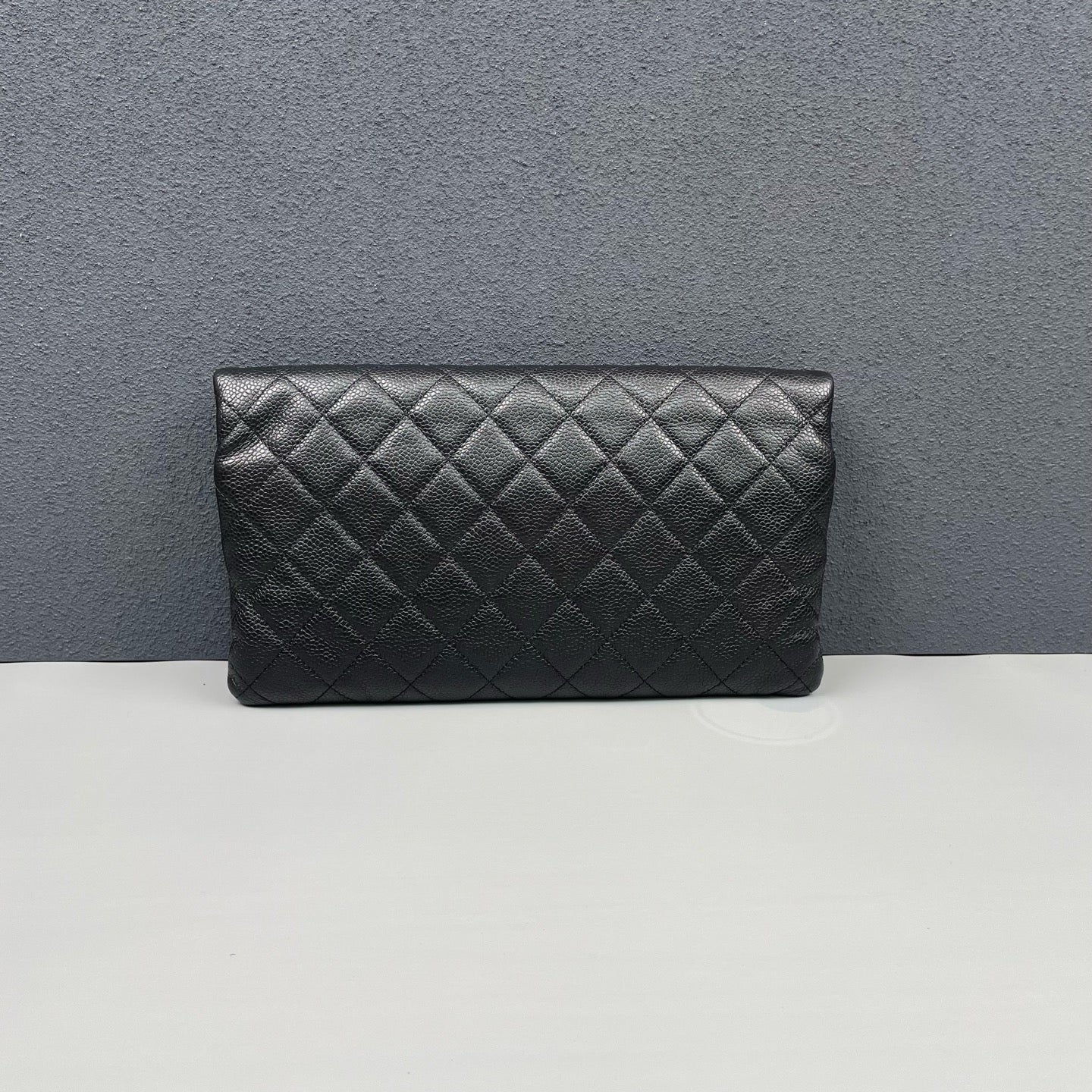 Chanel - Classic Quilted Clutch - Caviar leather - Black - (medium)