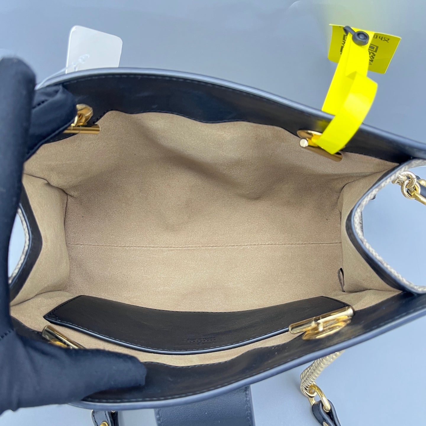 Gucci - Padlock Small Shoulder Bag - GG Supreme coated canvas and leather trim - Beige and Black - (Small)