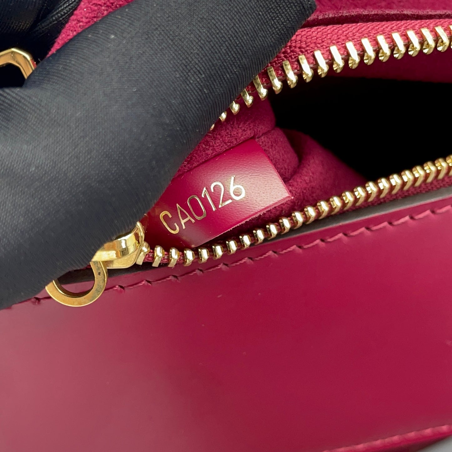 Louis Vuitton - Phenix PM - Monogram coated canvas with fuchsia leather trim - Brown and Fuchsia - (medium)