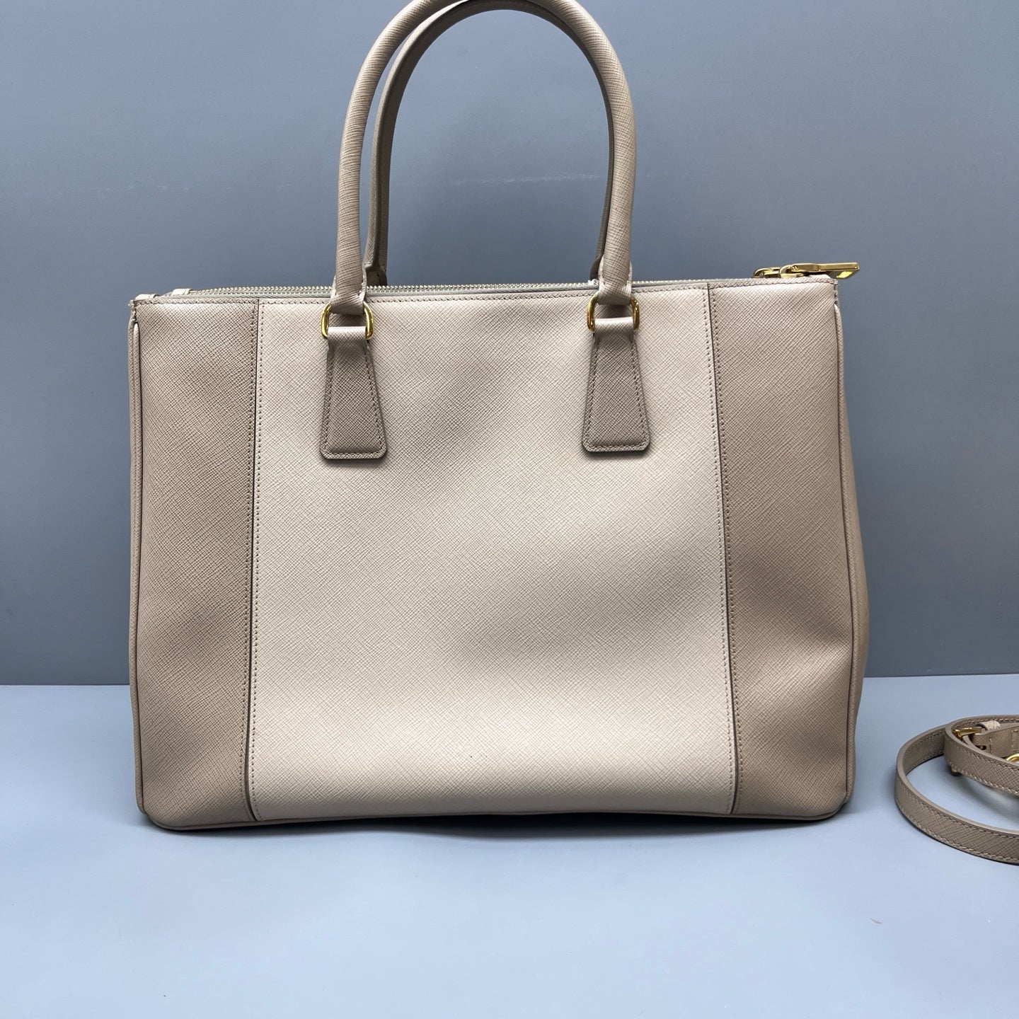 Prada - Galleria Bag (Saffiano Lux Tote) - Saffiano leather - Two-tone Beige (color-blocked) - (Large)