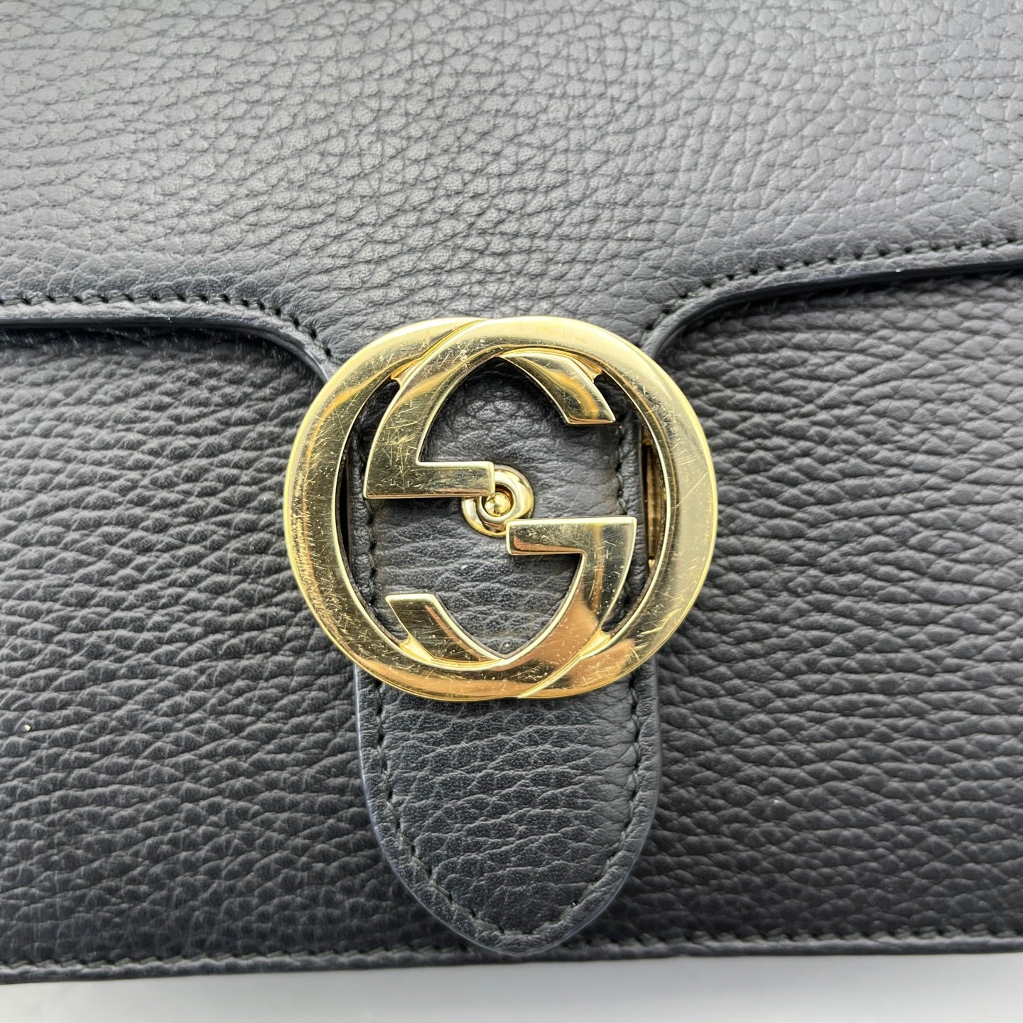 Gucci - Interlocking G Accordion Crossbody Bag - Grained leather - Black - (Small)