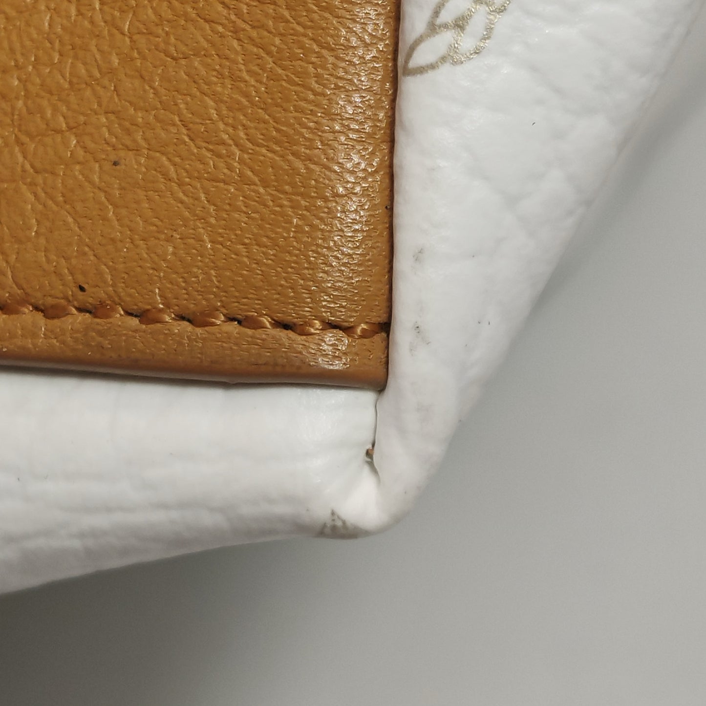 MCM - Visetos Boston Bag (M4002) - Coated canvas and leather - White - (large)