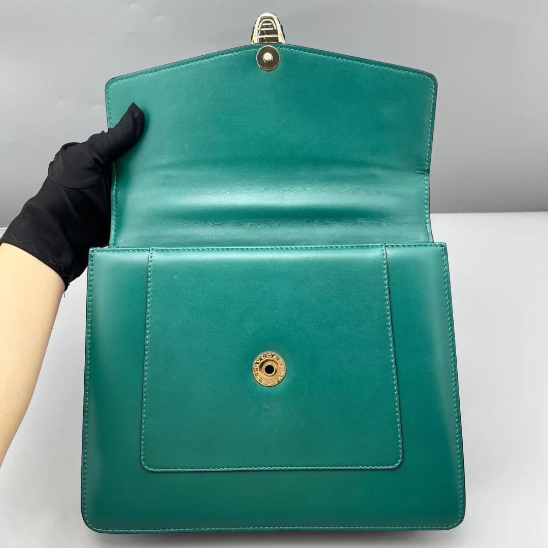 Bvlgari - Serpenti Forever - Calfskin leather - Emerald Green with Light Gold-Tone Hardware - (medium)