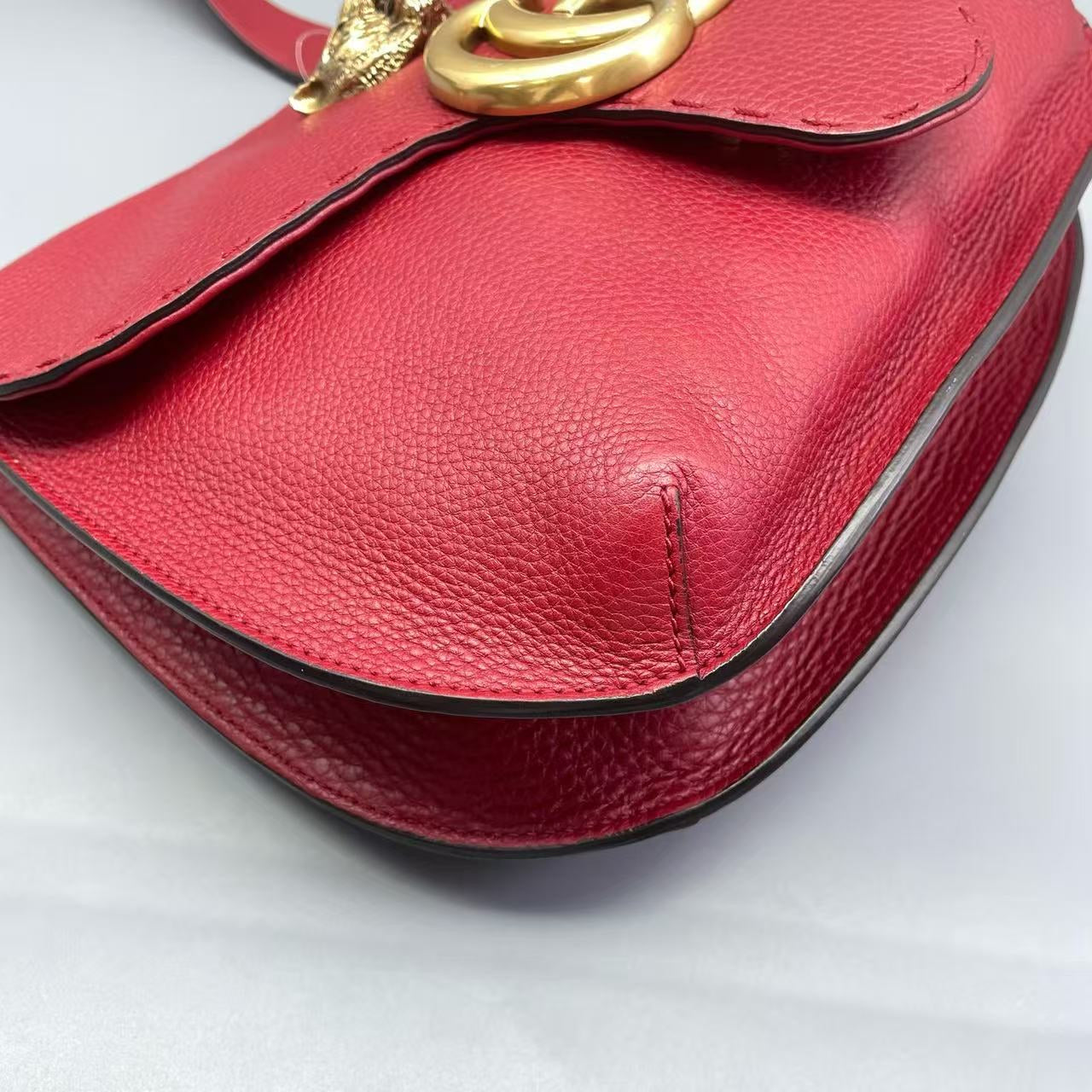 Gucci - Double G Tiger Head Saddle Bag - Grained leather - Red - (Medium)