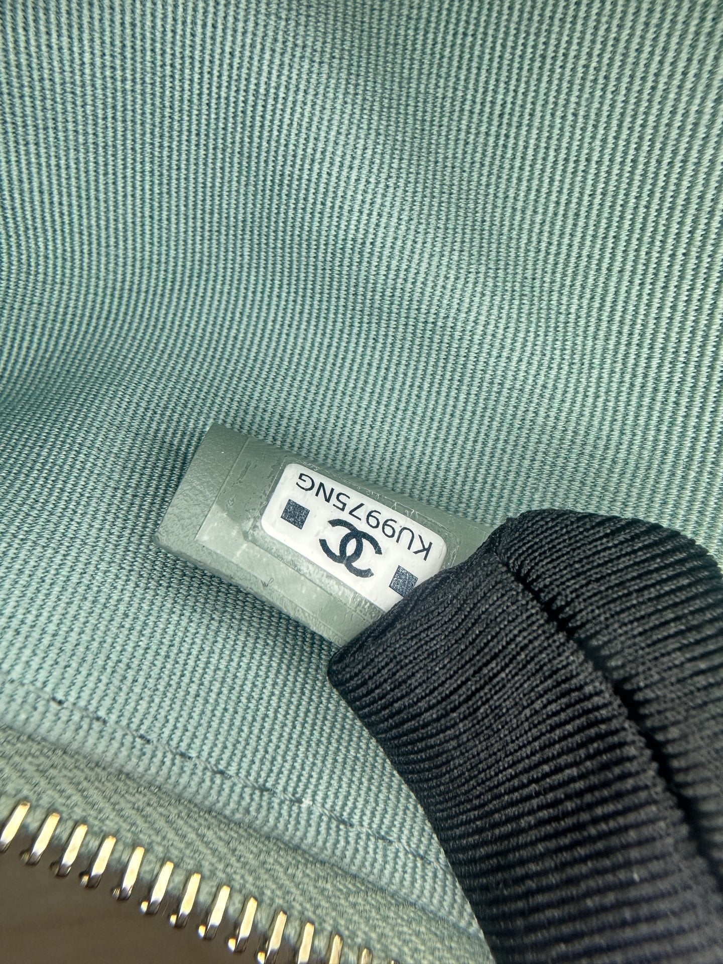 Chanel - Hobo Lunchbox Bag - Grained calfskin leather - Light Green with Gold-Tone Hardware - (mini)