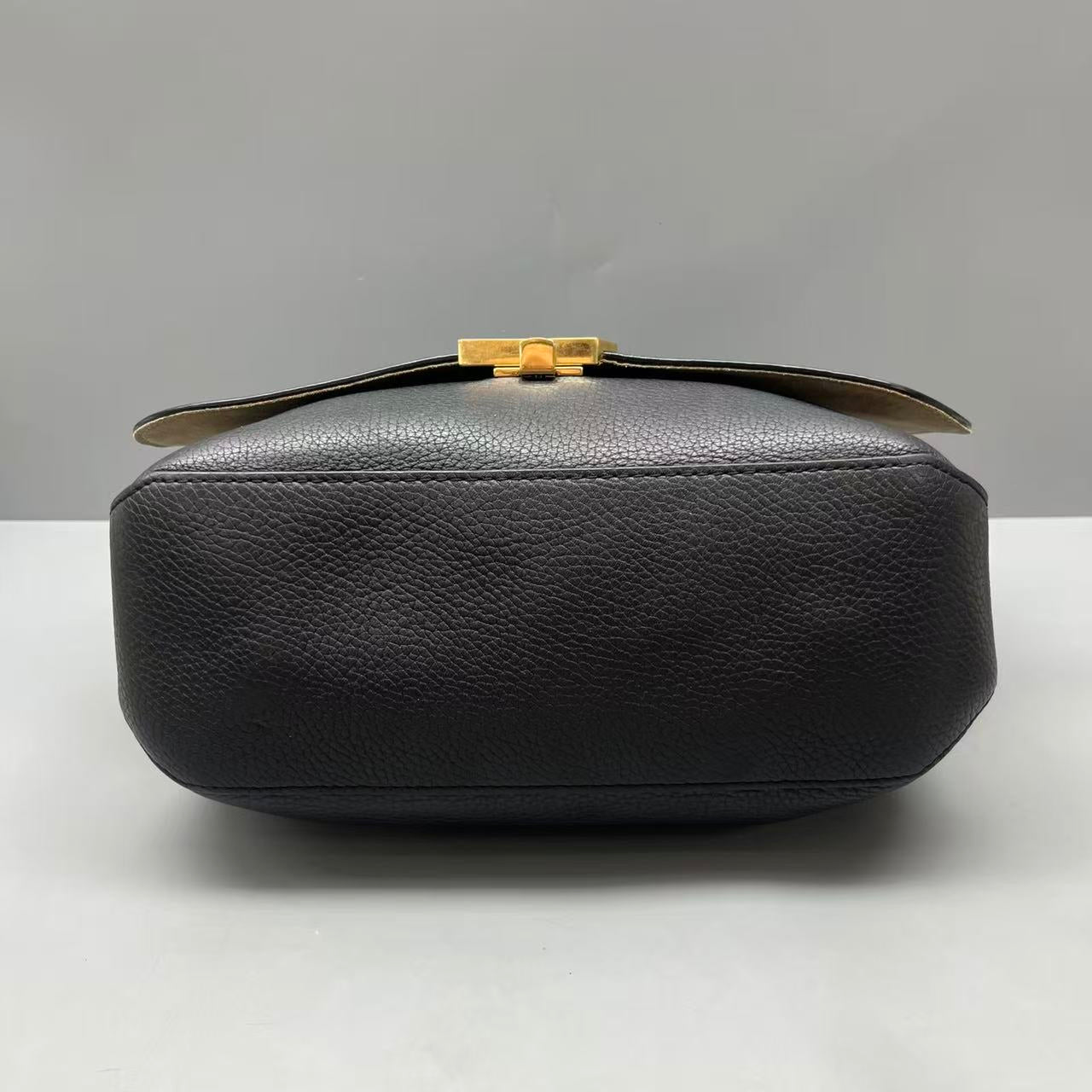 Louis Vuitton - Volta - Grained leather - Black - (Medium)