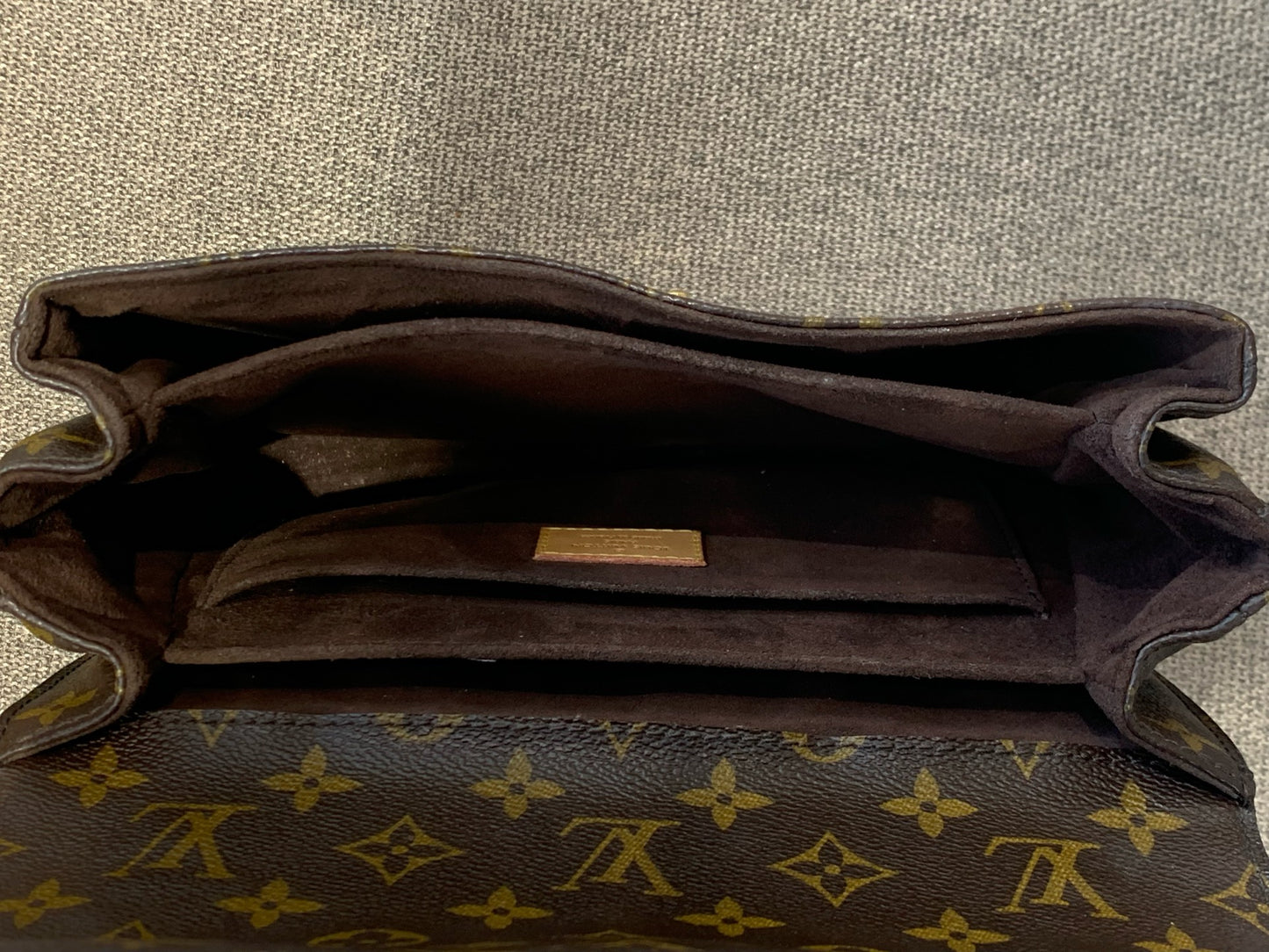 Louis Vuitton - Pochette Métis M44875 - Monogram coated canvas with natural cowhide leather trim - Brown - (medium)