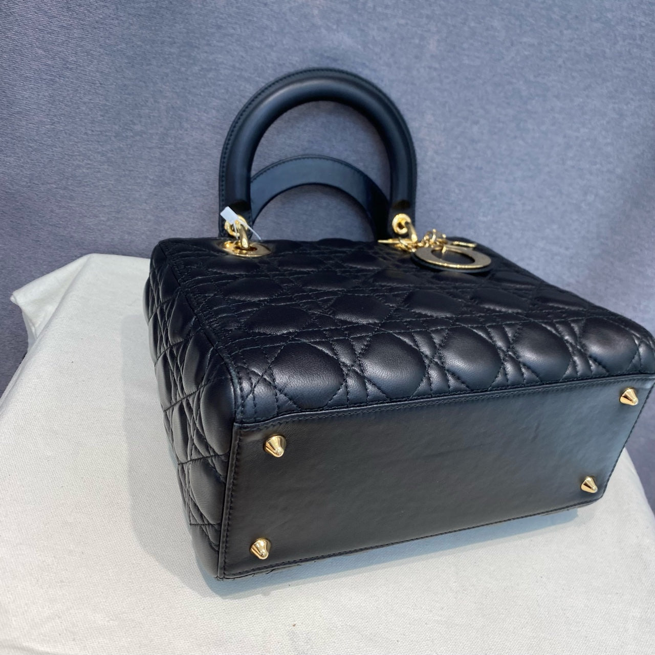 Dior - Lady Dior Medium - Lambskin leather - Black with Gold-tone hardware - (Medium)