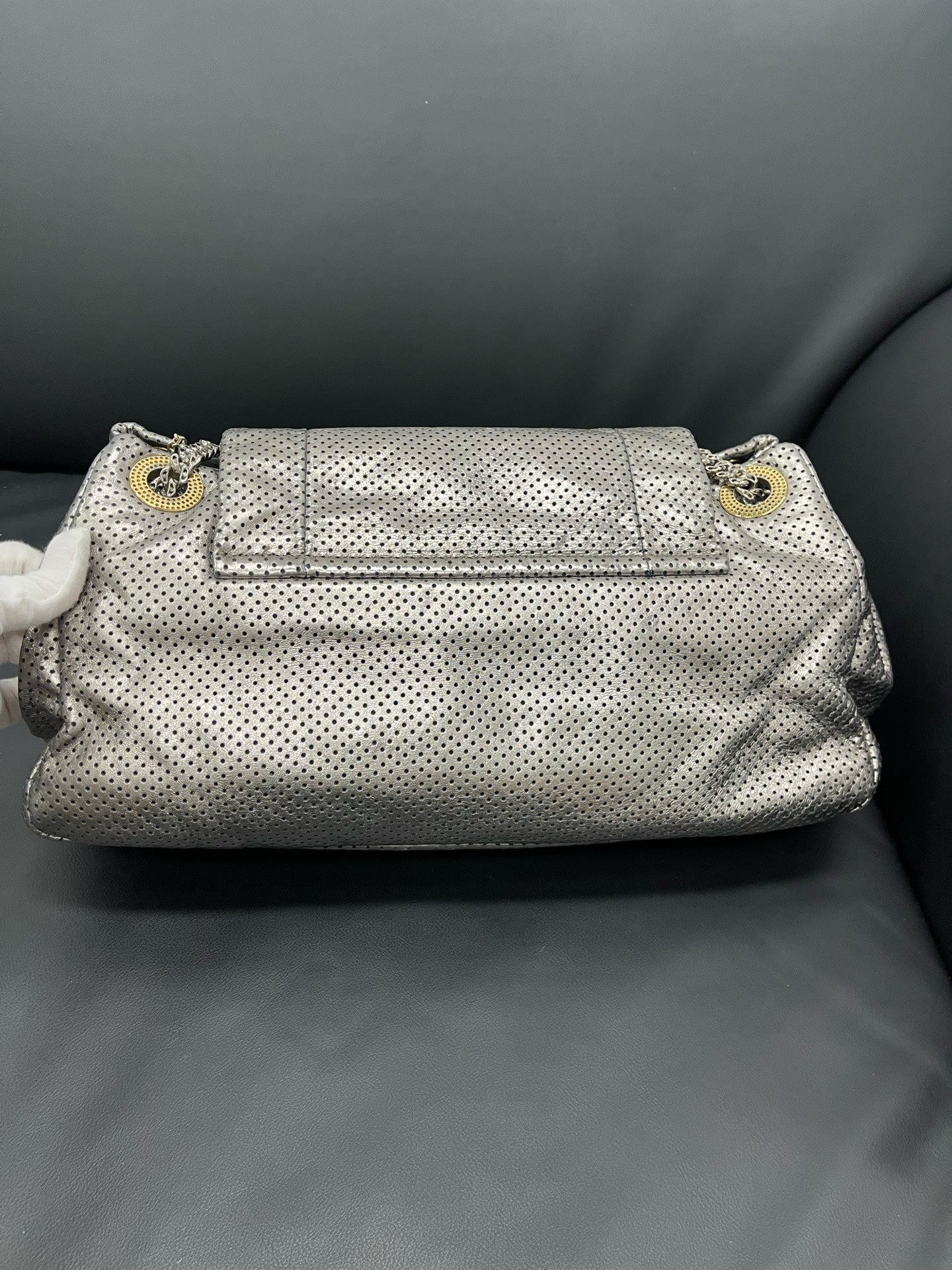 Chanel - 2.55 Reissue Perforated Flap Bag - Cowhide leather - Silver - (medium)