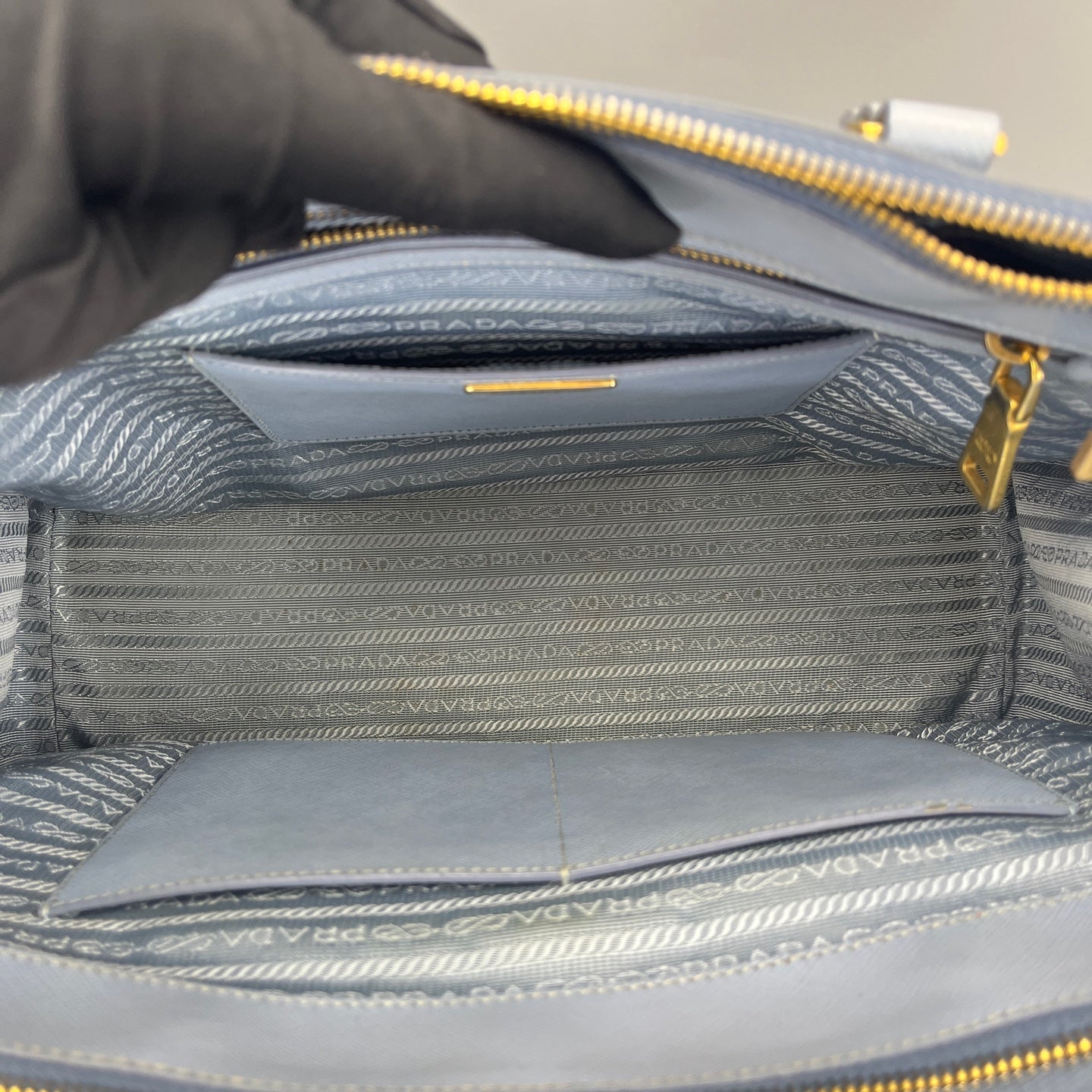 Prada - Saffiano Lux Tote - Saffiano leather - Light Blue - (medium)