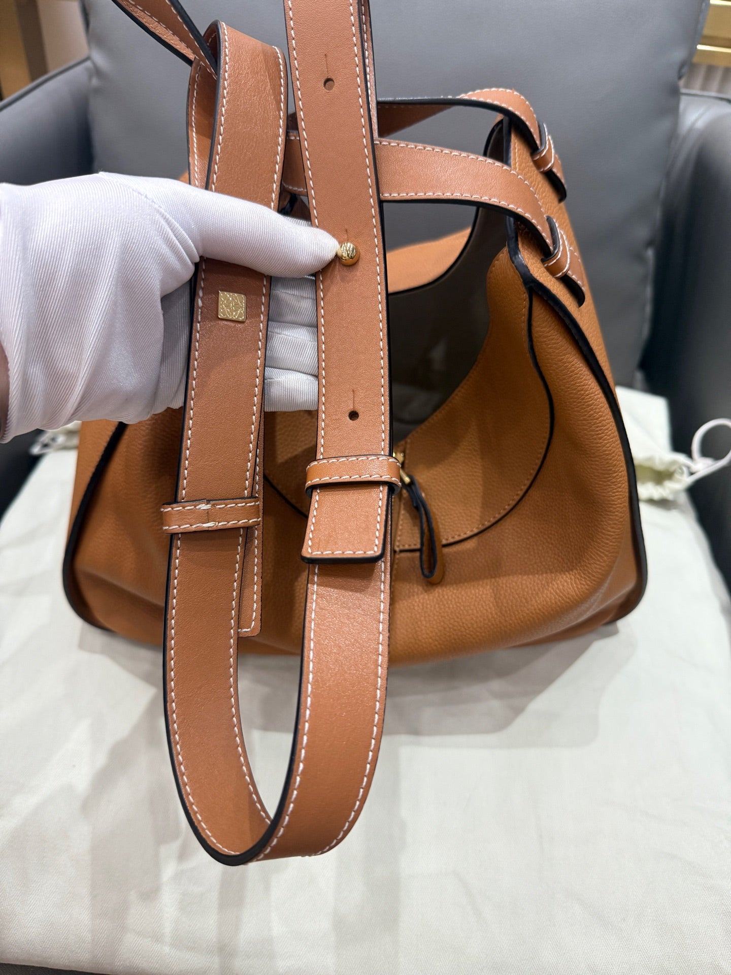 Loewe - Hammock Bag - Leather - Brown - (Medium)