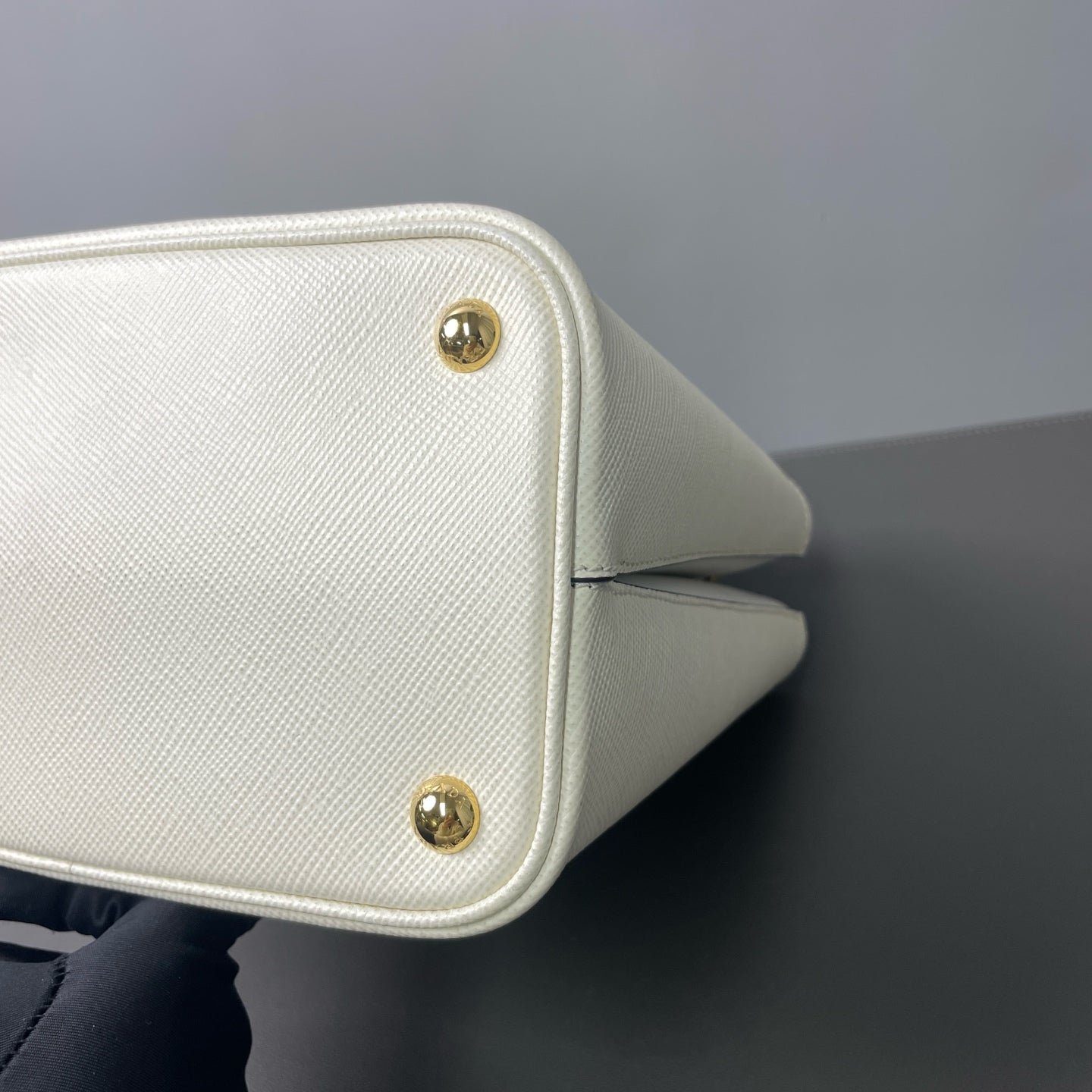 Prada - Panier - Saffiano leather - White with Gold-Tone Hardware - (medium)
