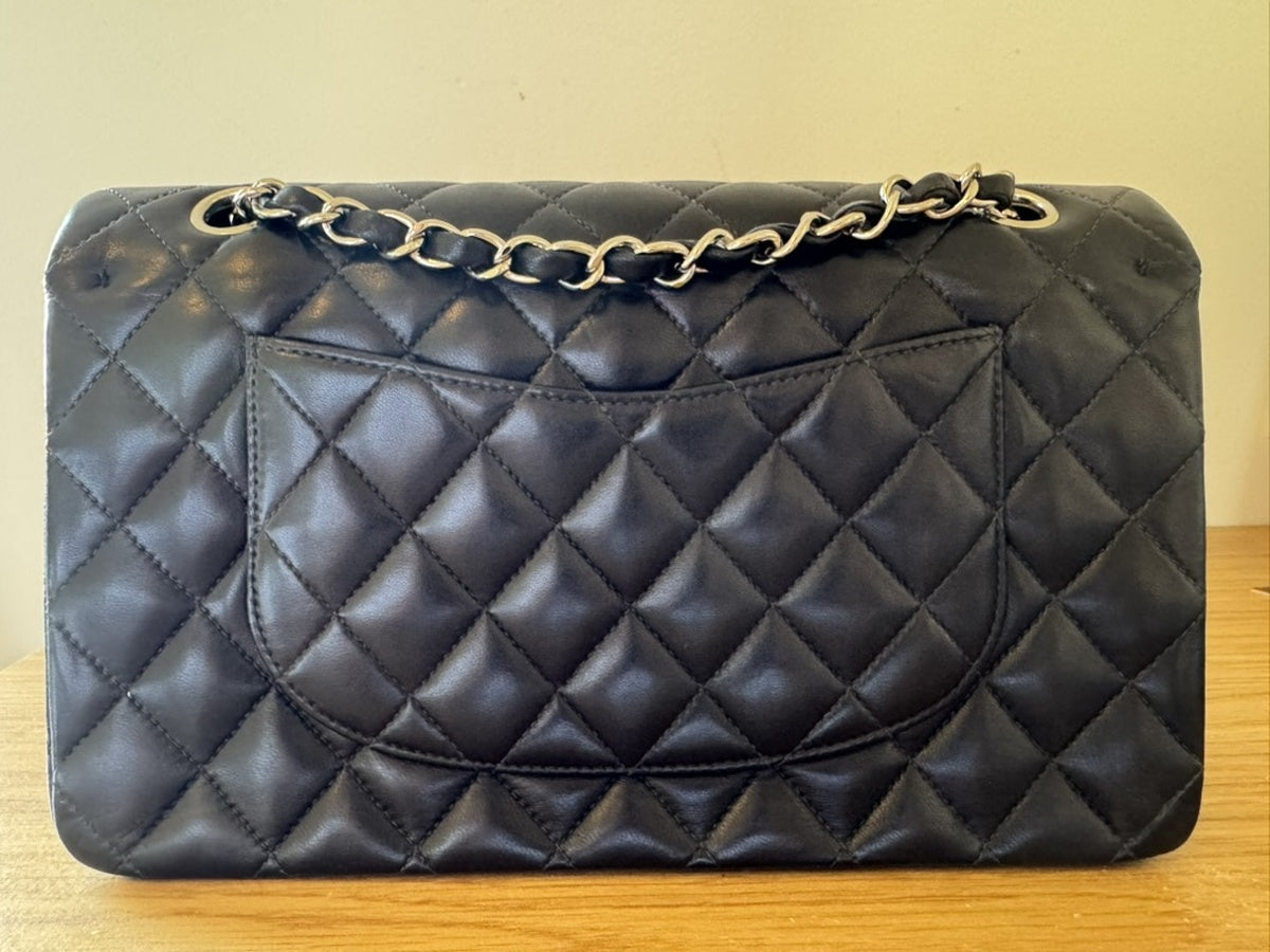 Chanel - Classic Flap Medium - Lambskin leather - Black - (Medium)