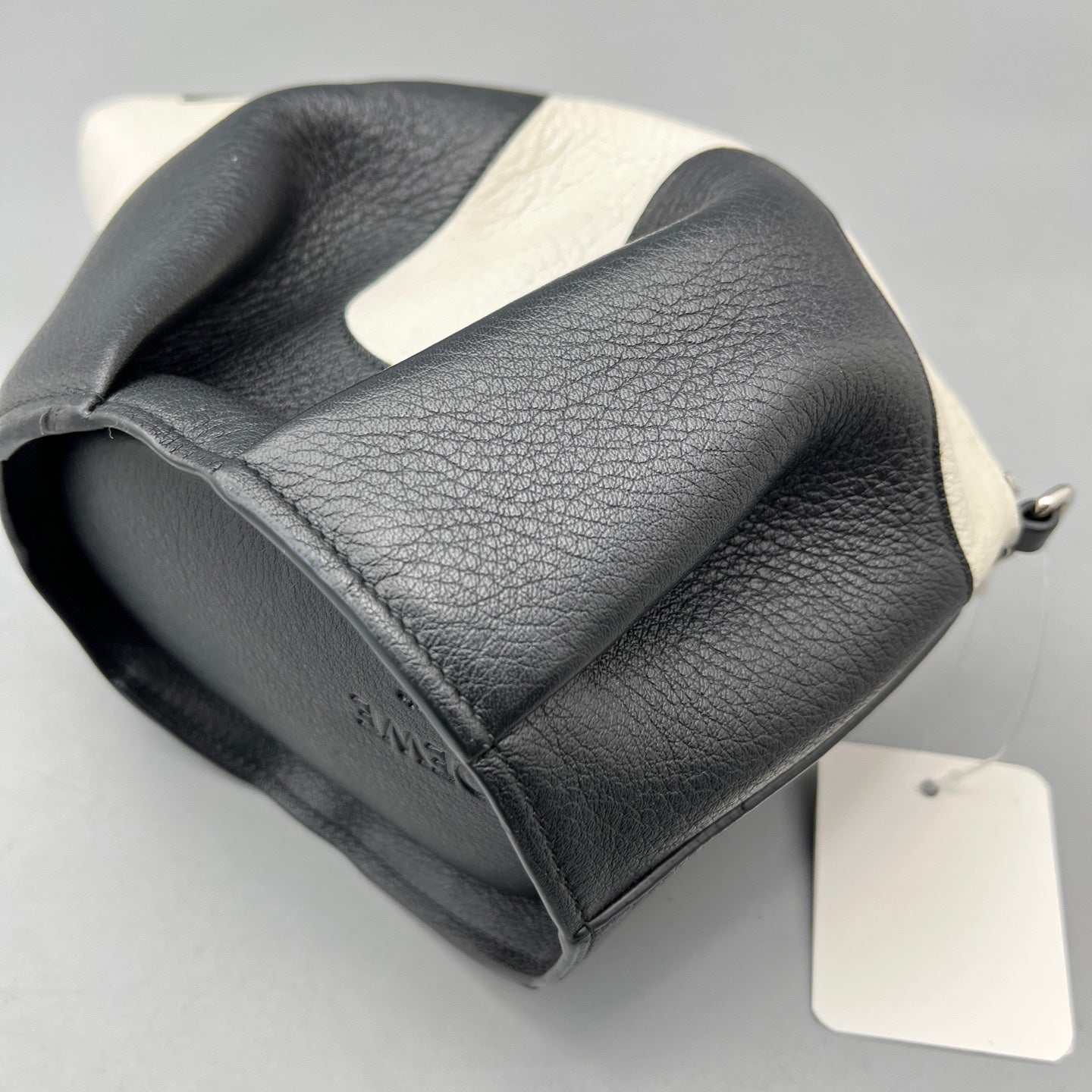 Loewe - Panda Crossbody Bag - Leather - Black and White - (Mini)