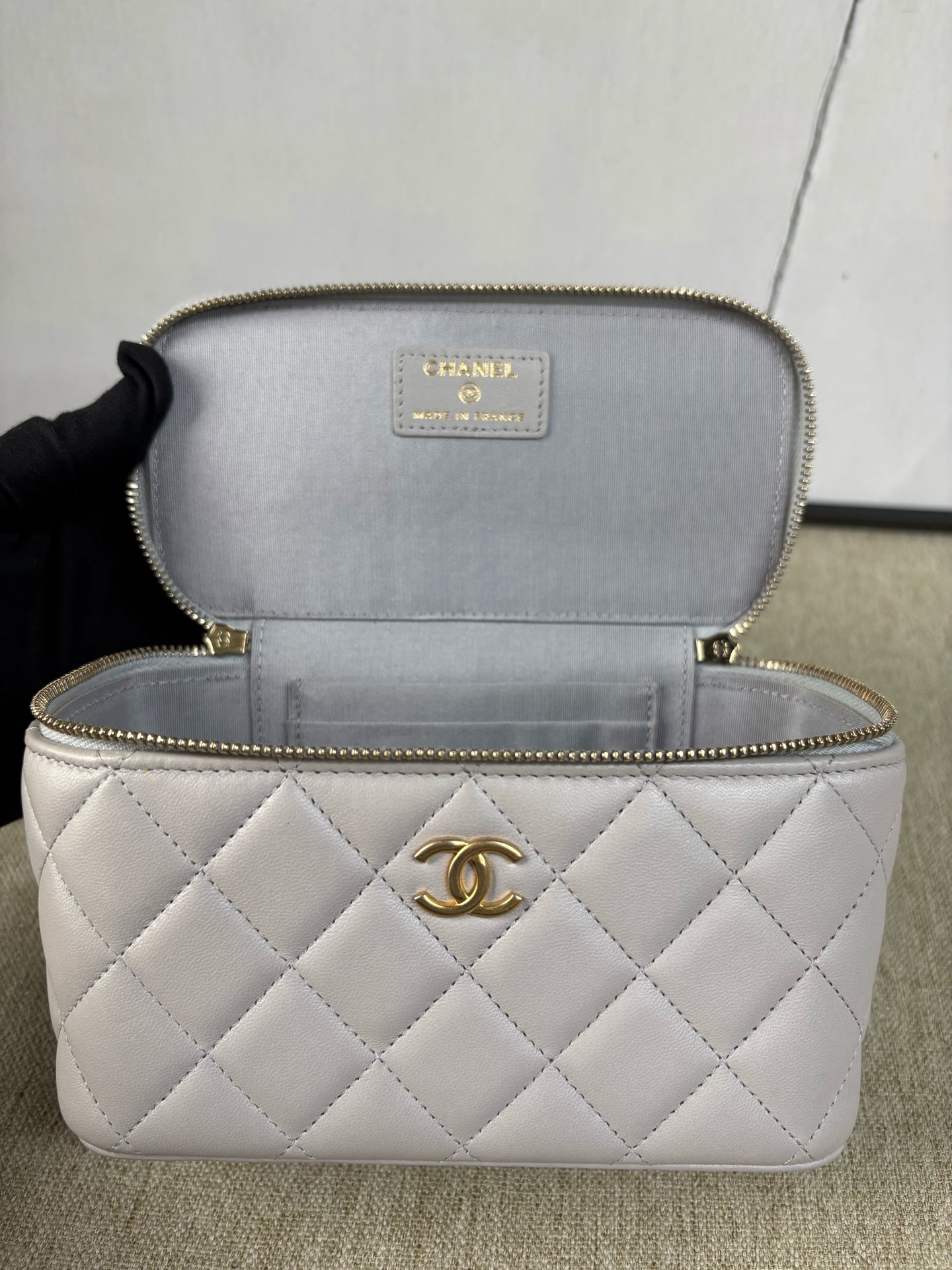 Chanel - Vanity Case with Top Handle - Lambskin leather - Grey - (mini)