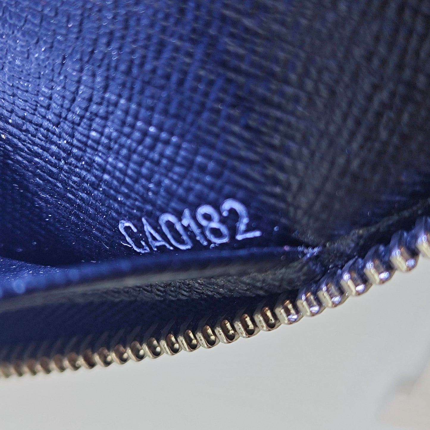 Louis Vuitton - Zippy Wallet - Coated canvas with leather lining - Black