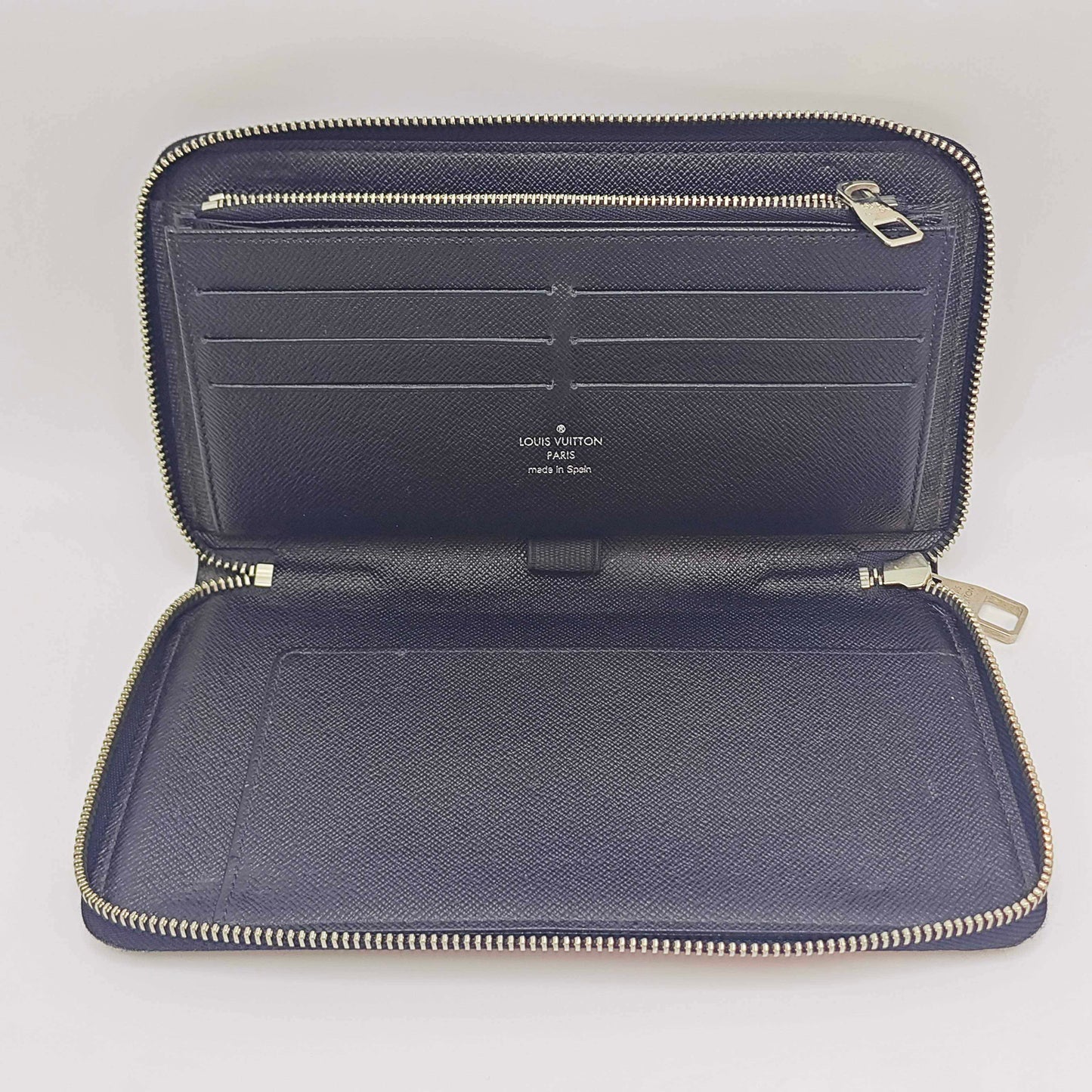 Louis Vuitton - Zippy Wallet - Coated canvas with leather lining - Black