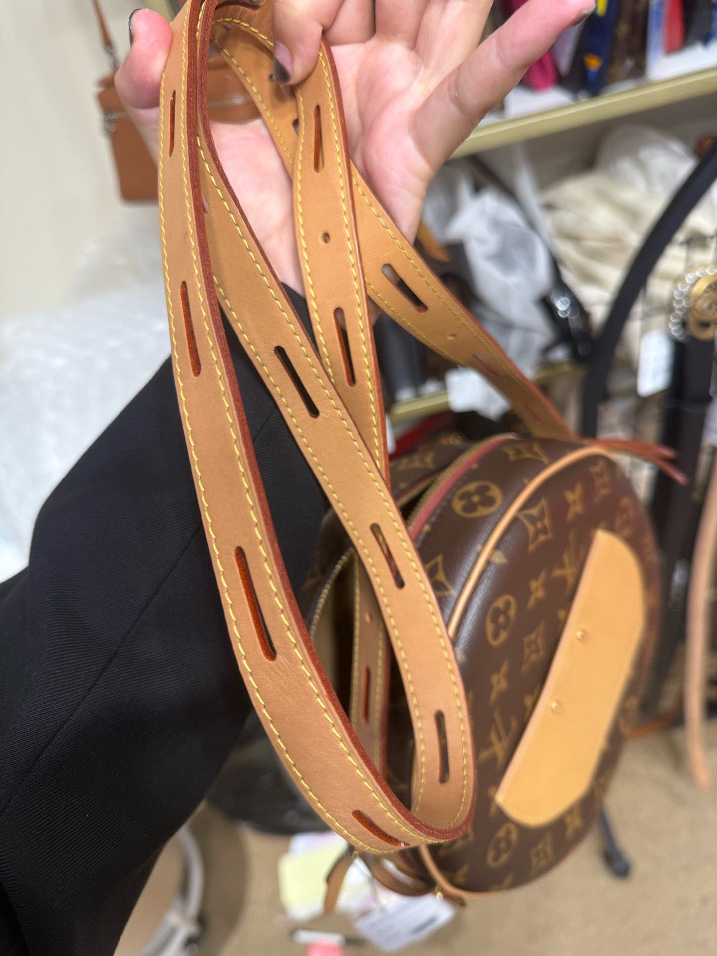 Louis Vuitton - Boite Chapeau Souple - Monogram coated canvas with Vachetta leather trim - Brown - (Small)