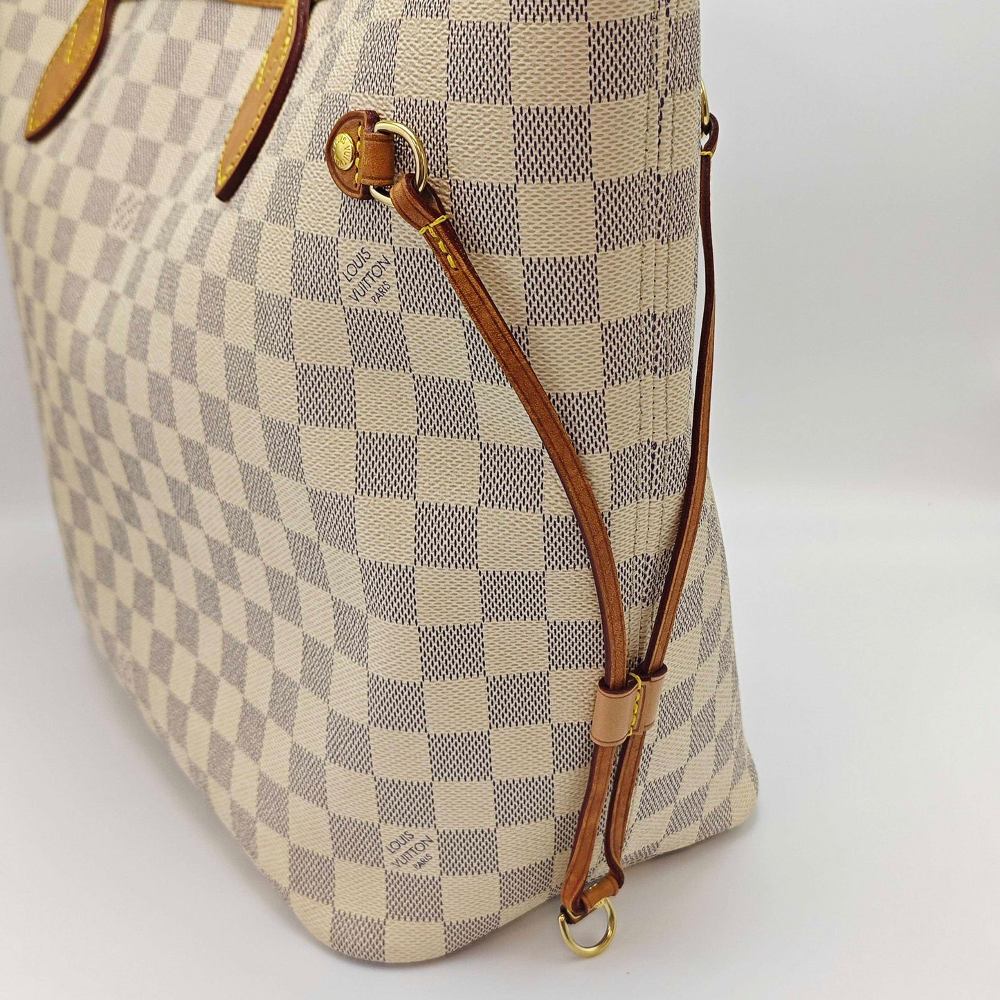 Louis Vuitton - Neverfull MM - Canvas - White - (Medium)