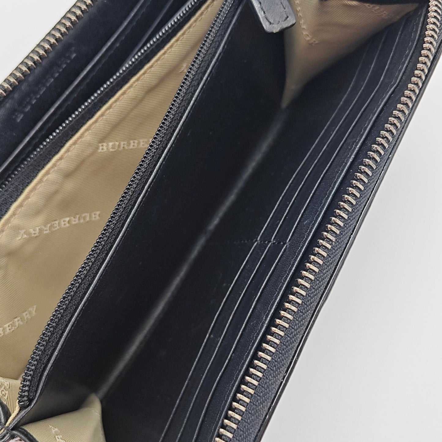 Burberry - Zip Around Long Wallet - Coated canvas with patent leather trim - Multicolour with black trim - (Medium)