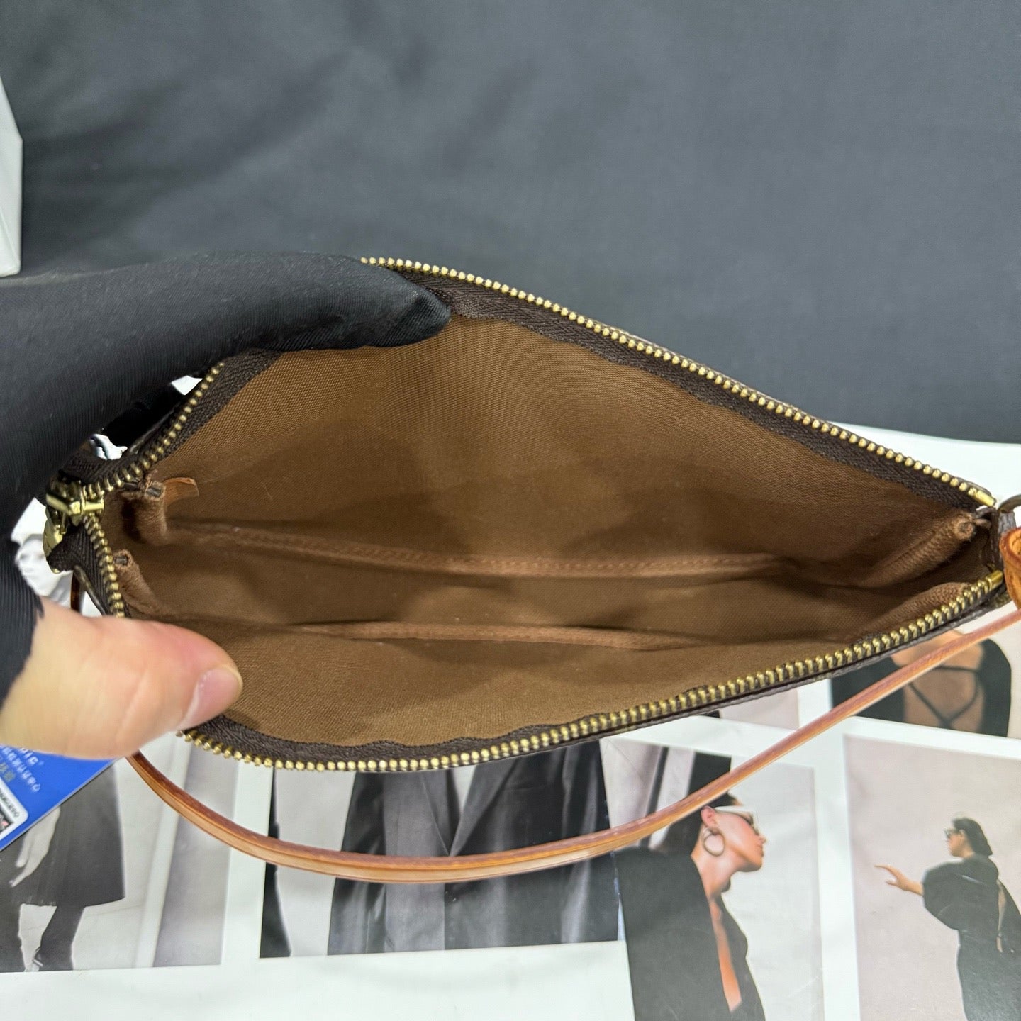 Louis Vuitton - Pochette Accessoires - Monogram coated canvas with natural cowhide leather trim - Brown - (Mini)
