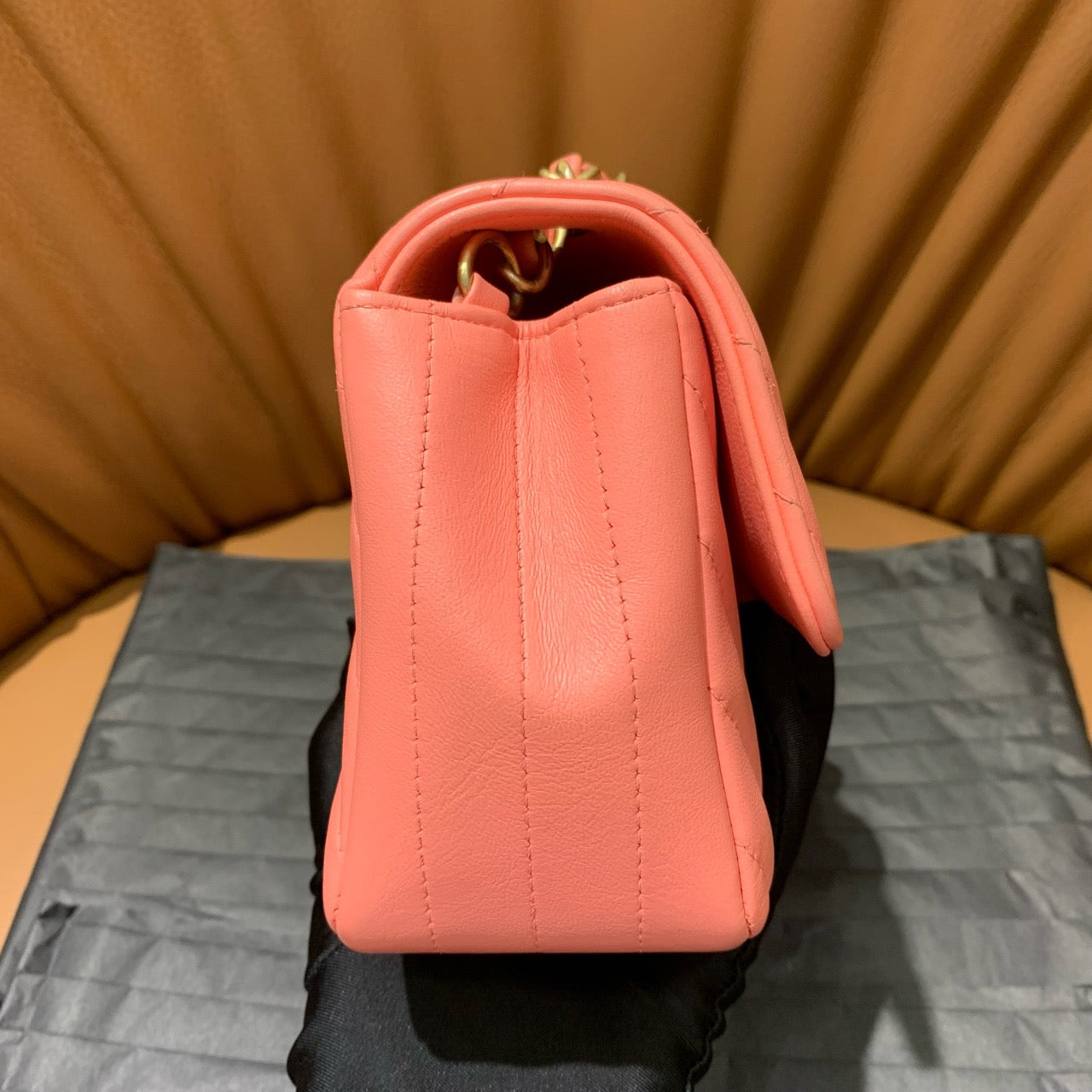 Chanel - Classic Flap (Chevron Mini) - Lambskin leather - Pink - (small)